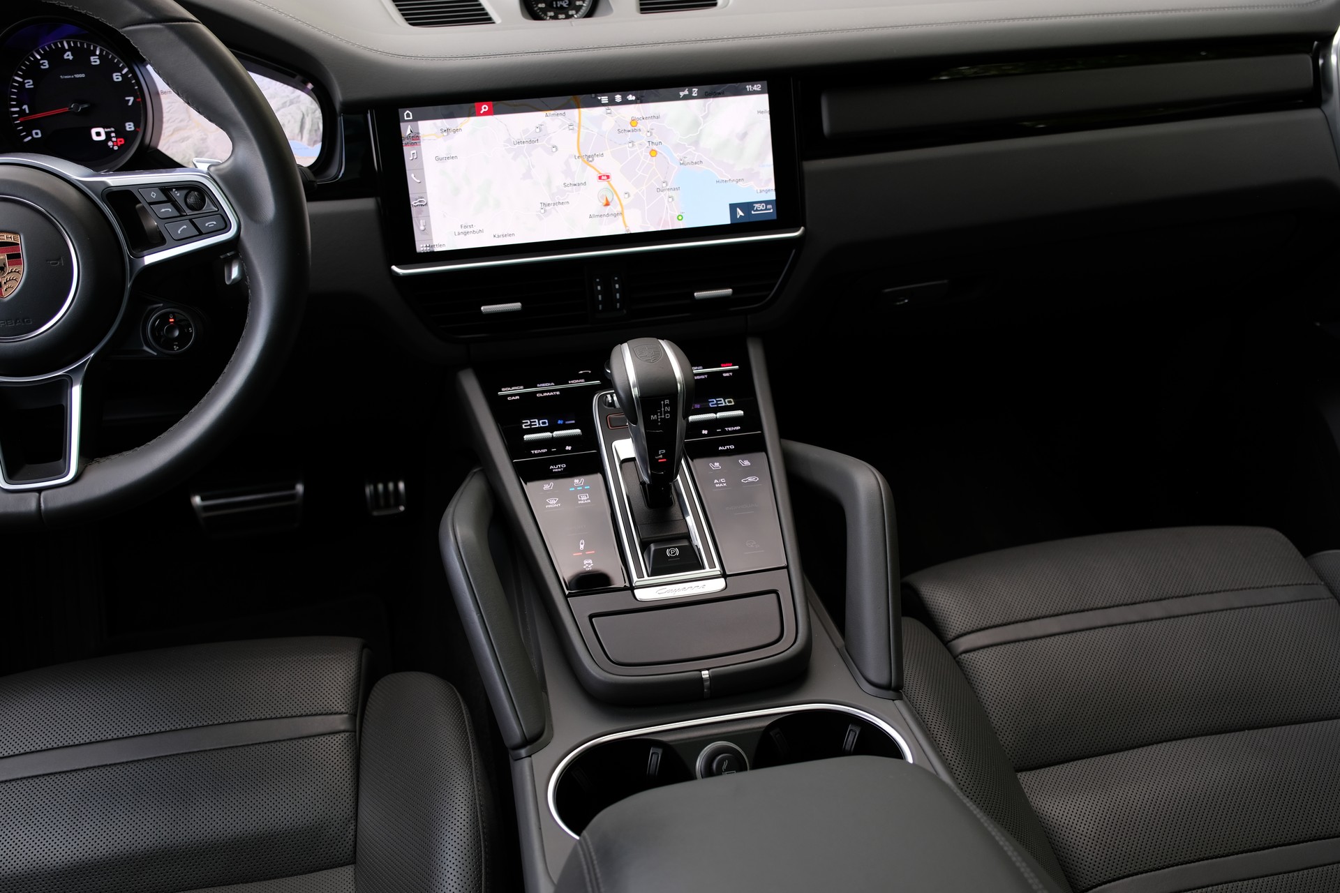 PORSCHE Cayenne S-image-21