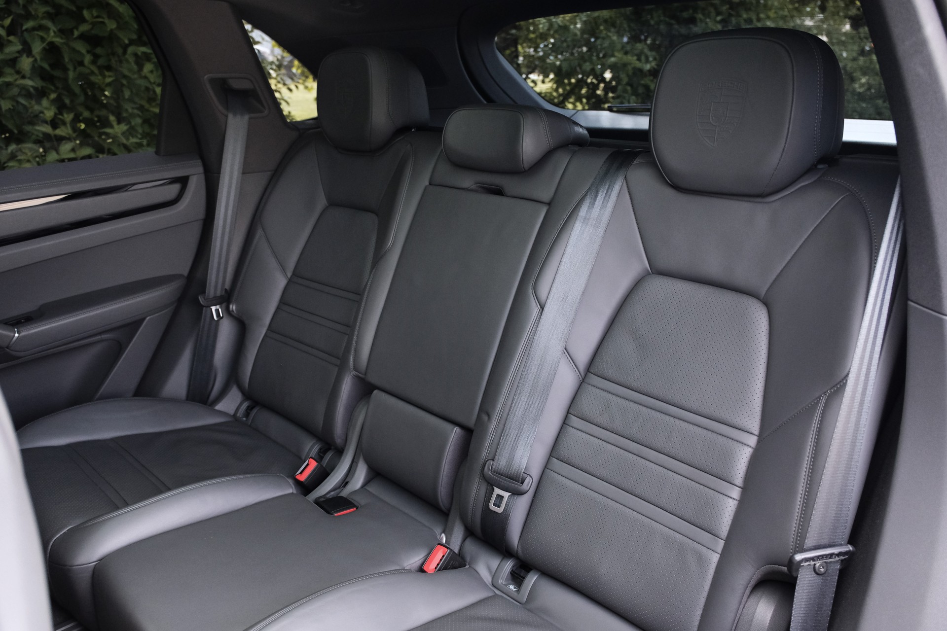 PORSCHE Cayenne S-image-30