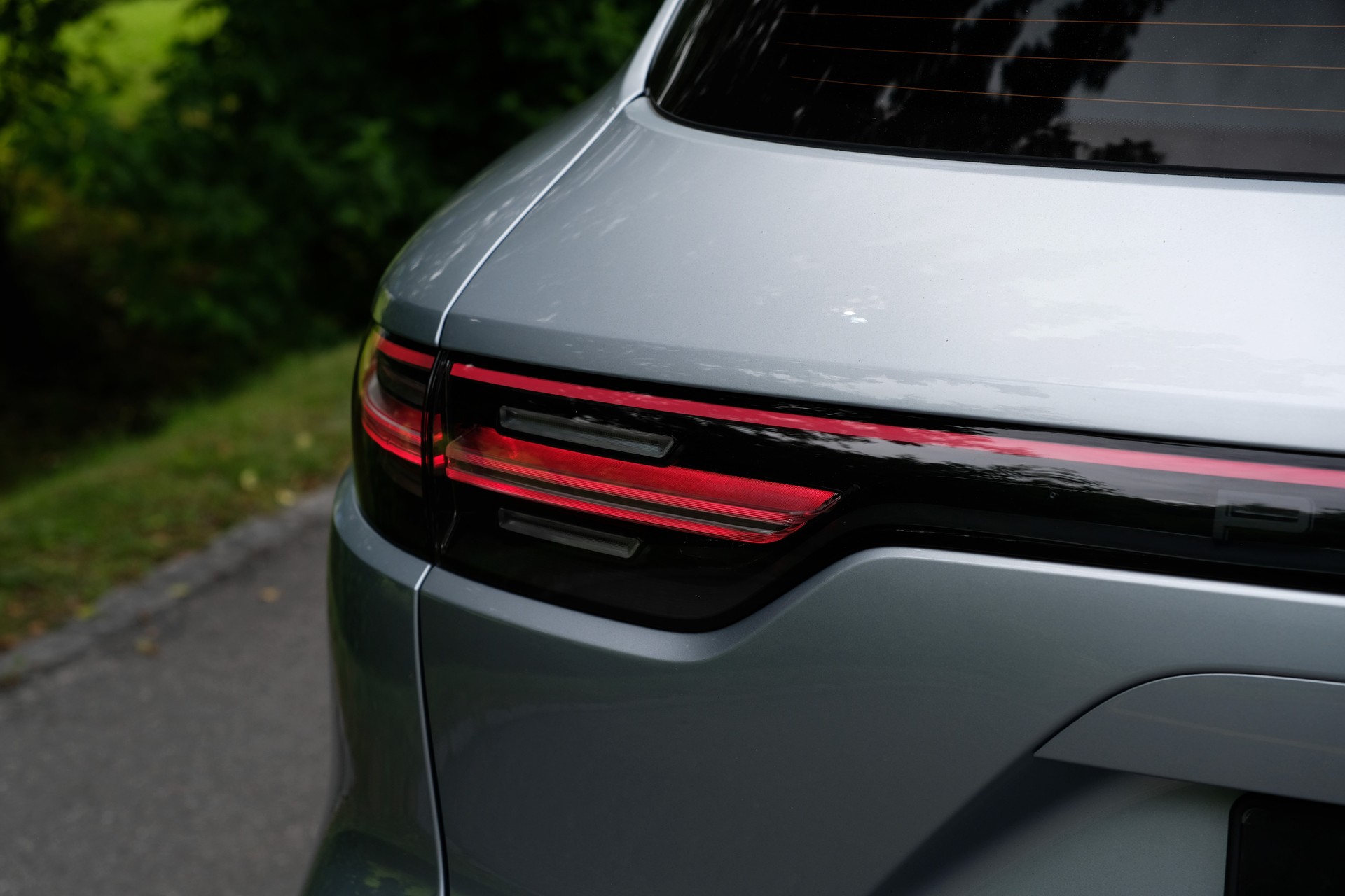 PORSCHE Cayenne S-image-9