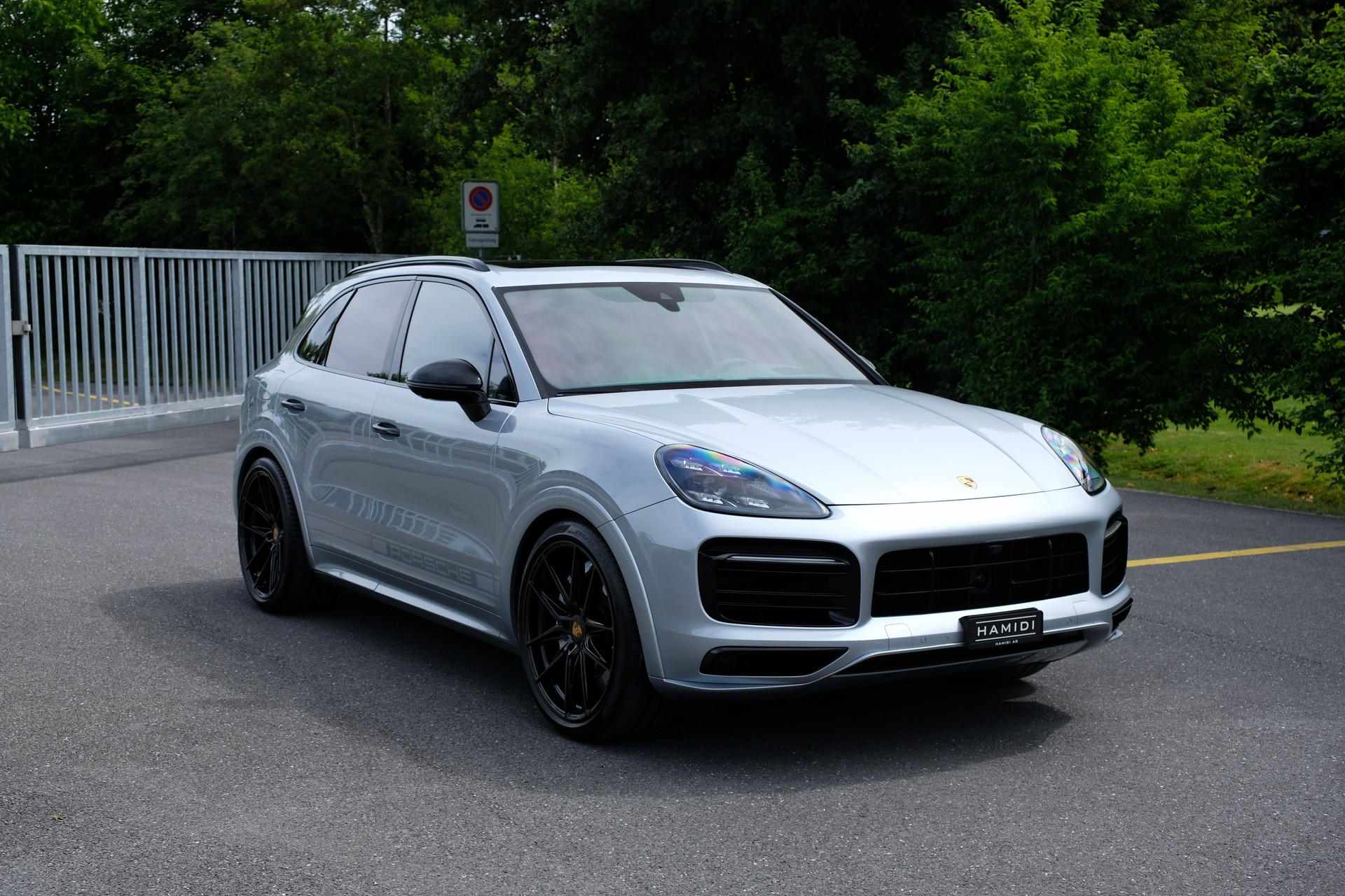 PORSCHE Cayenne S-showroom-element-2