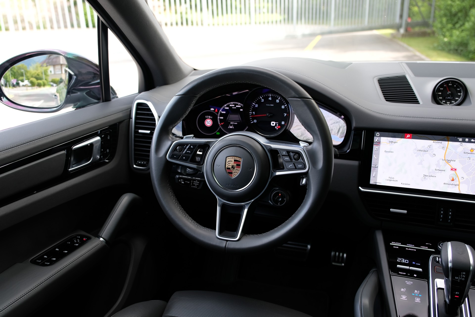 PORSCHE Cayenne S-image-19