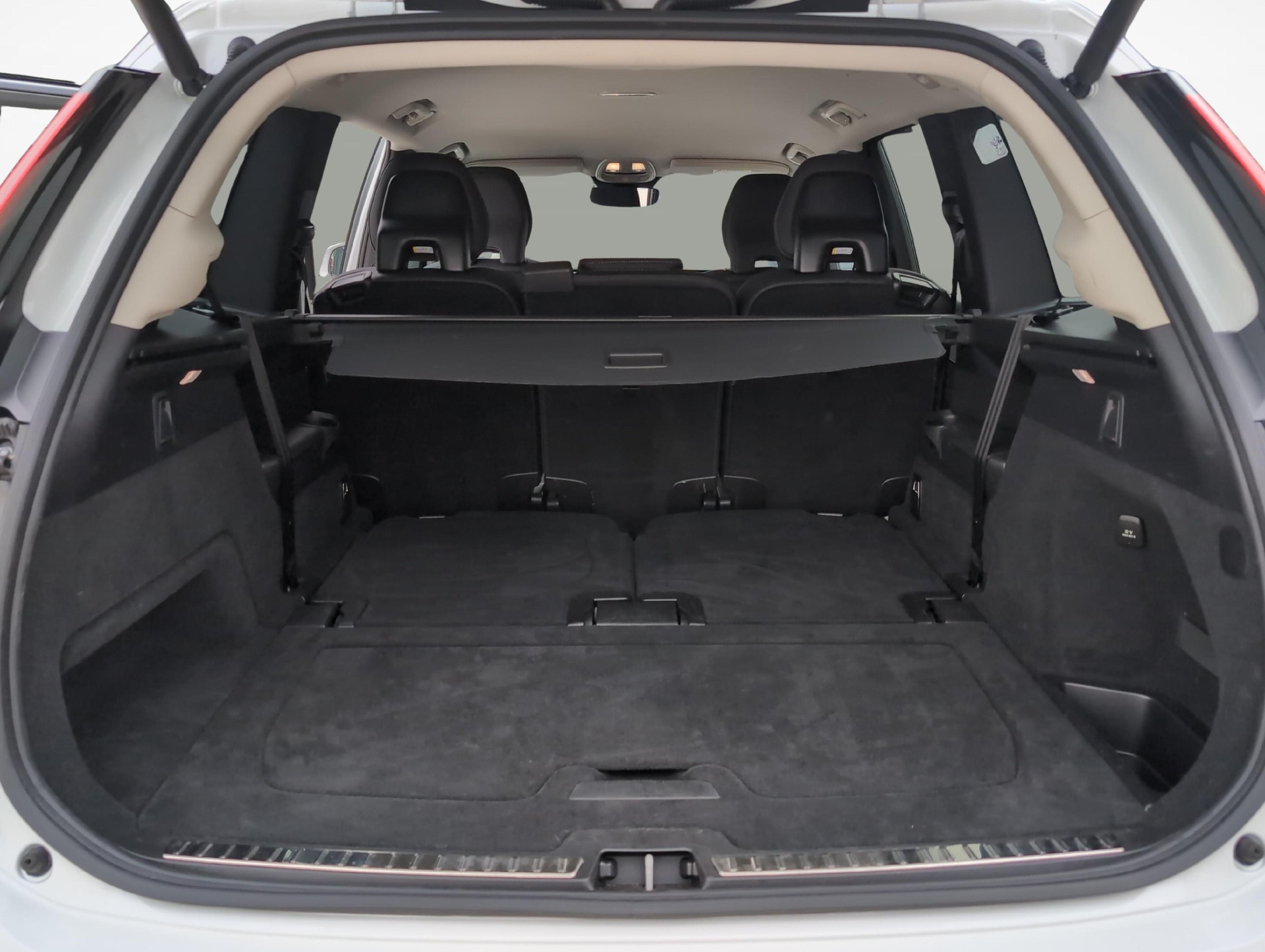 VOLVO XC90 2.0 B5 MH Plus Bright AWD-image-13