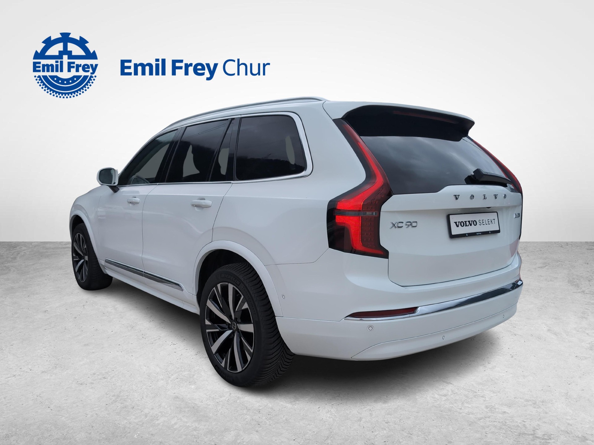 VOLVO XC90 2.0 B5 MH Plus Bright AWD-showroom-element-2