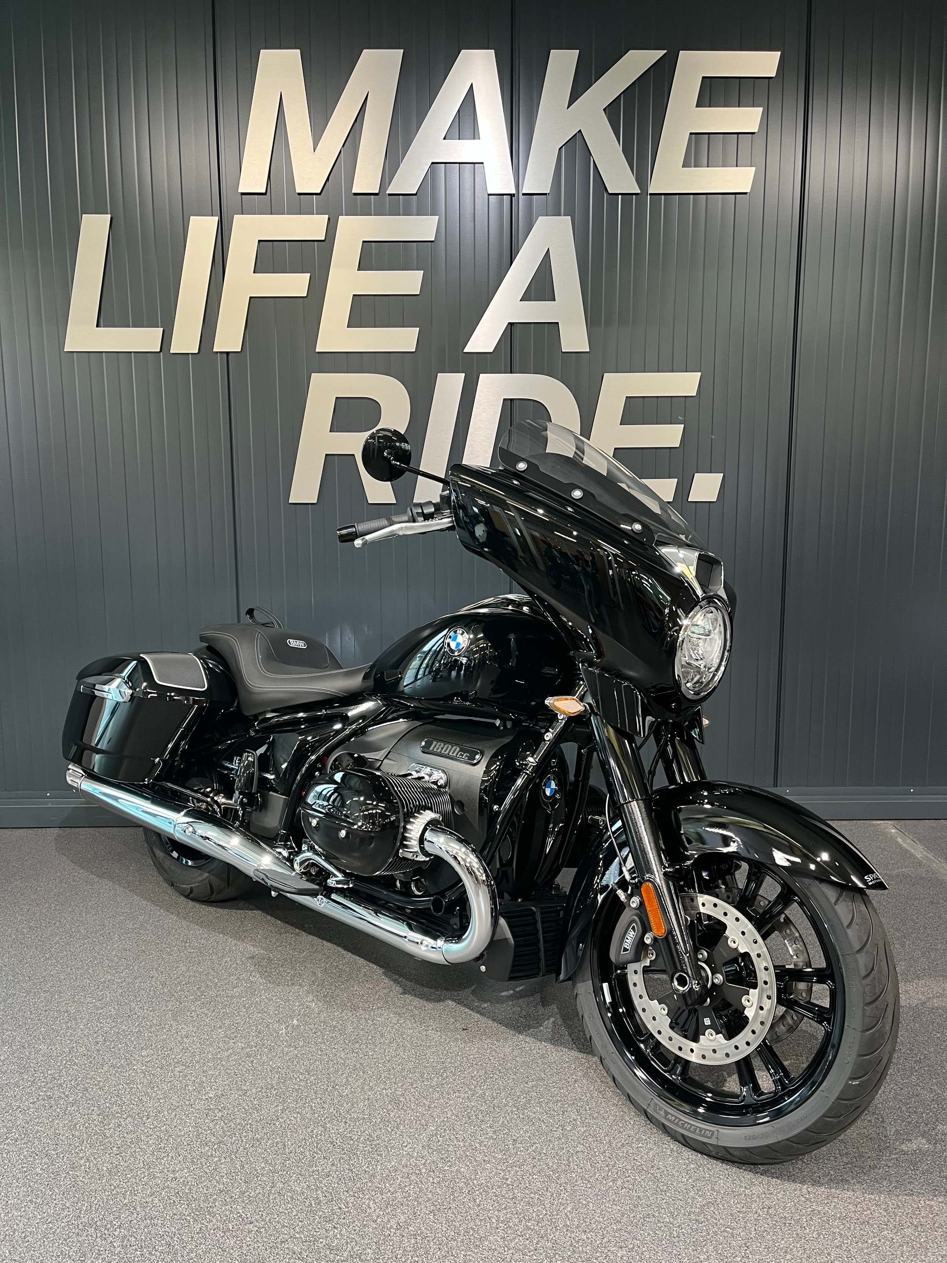 BMW R 18 B Bagger-image-1