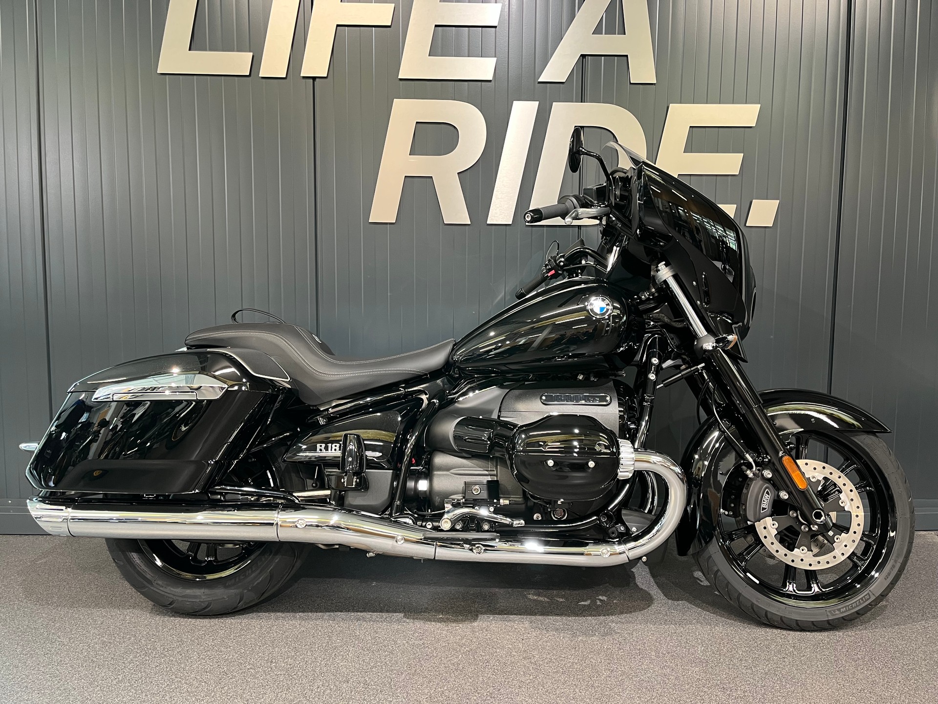BMW R 18 B Bagger-image-0