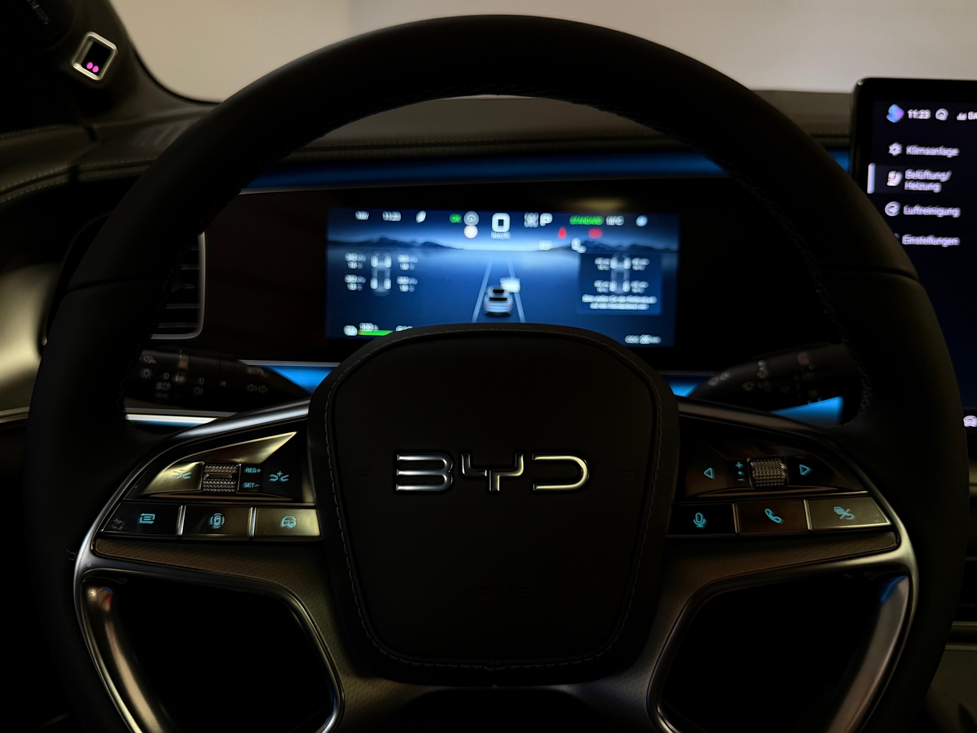 BYD Sealion 7 91,3 kWh Excellence AWD-image-24