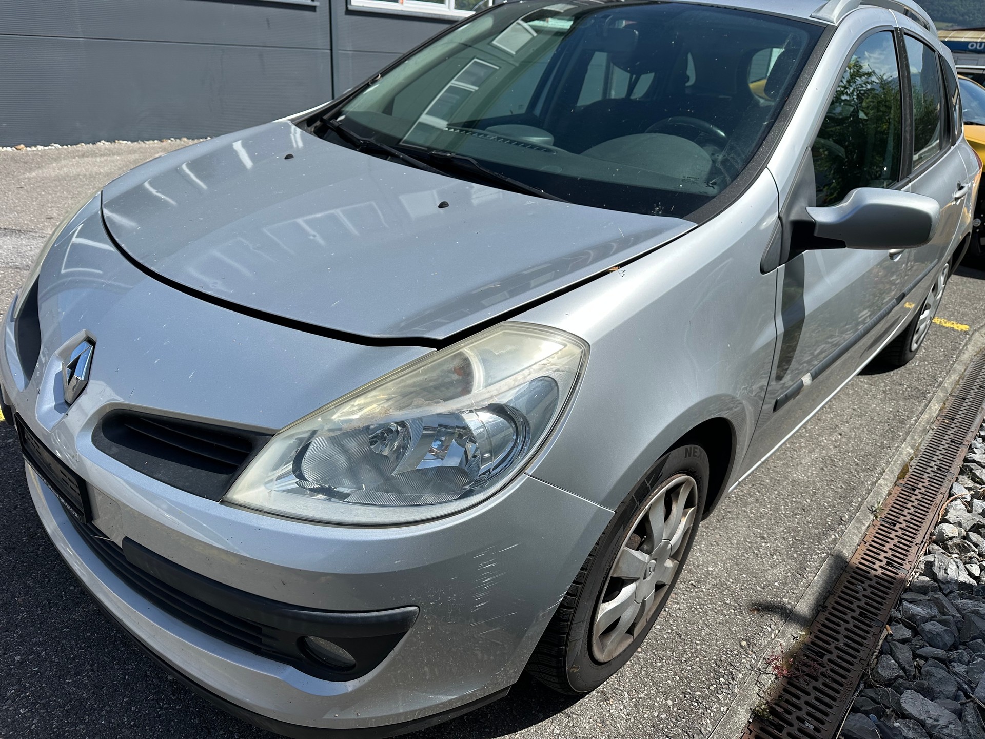 RENAULT Clio Grandtour 1.2 16V Turbo Dynamique-image-1