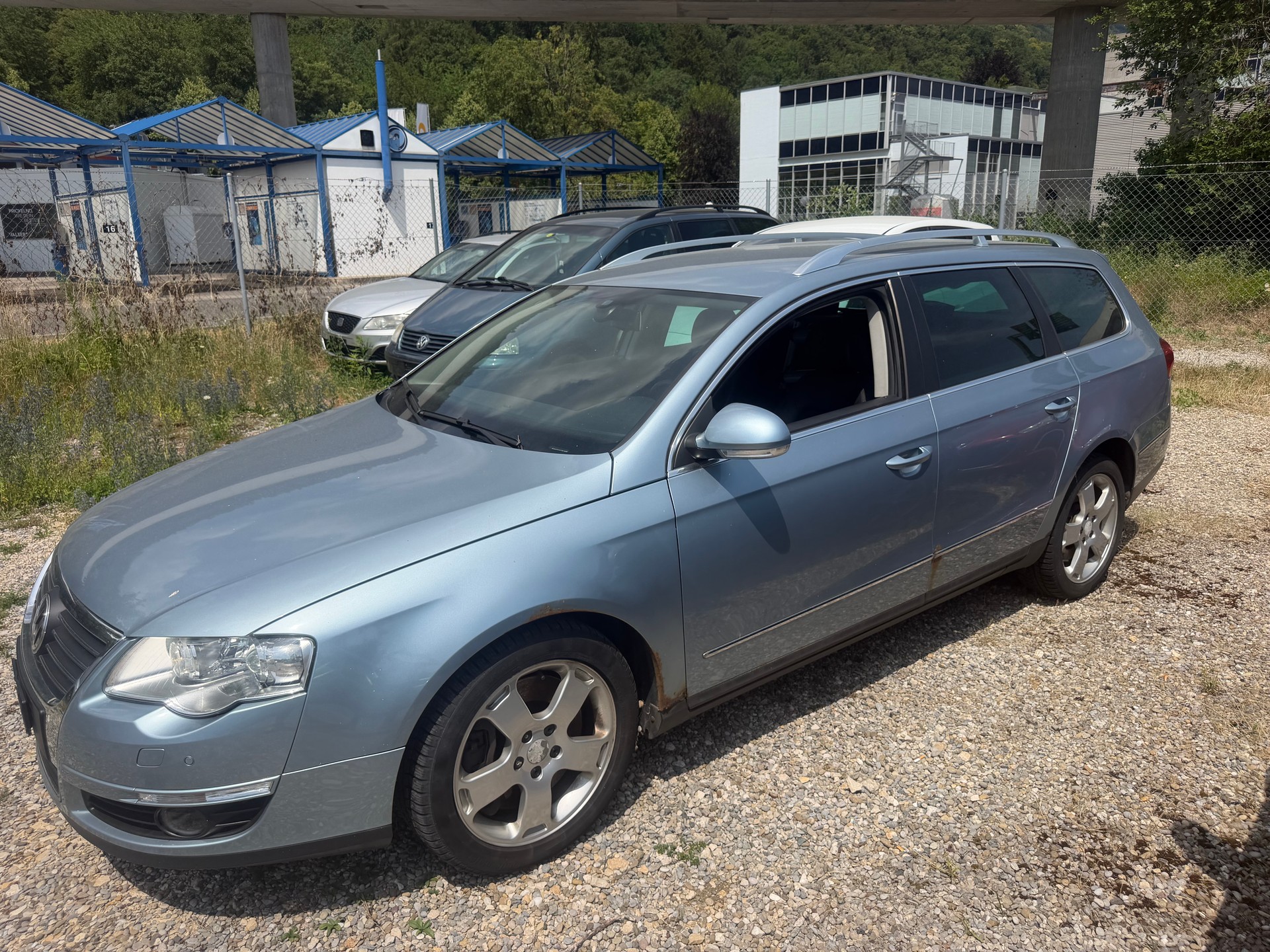VW Passat Variant 3.2 V6 FSI Highline 4Motion-image-1