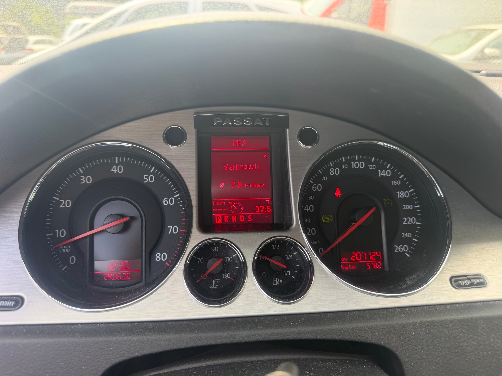 VW Passat Variant 3.2 V6 FSI Highline 4Motion-image-7