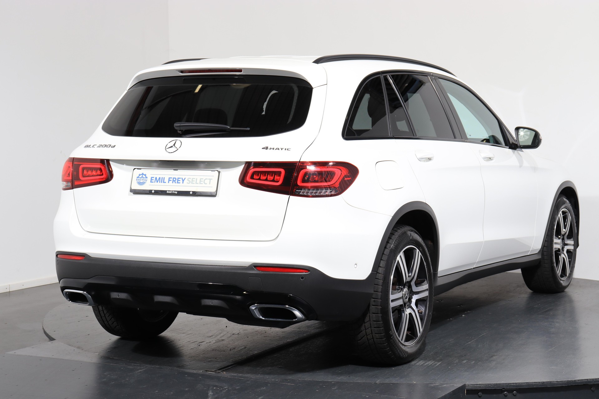 MERCEDES-BENZ GLC 200 d 4m-showroom-element-2