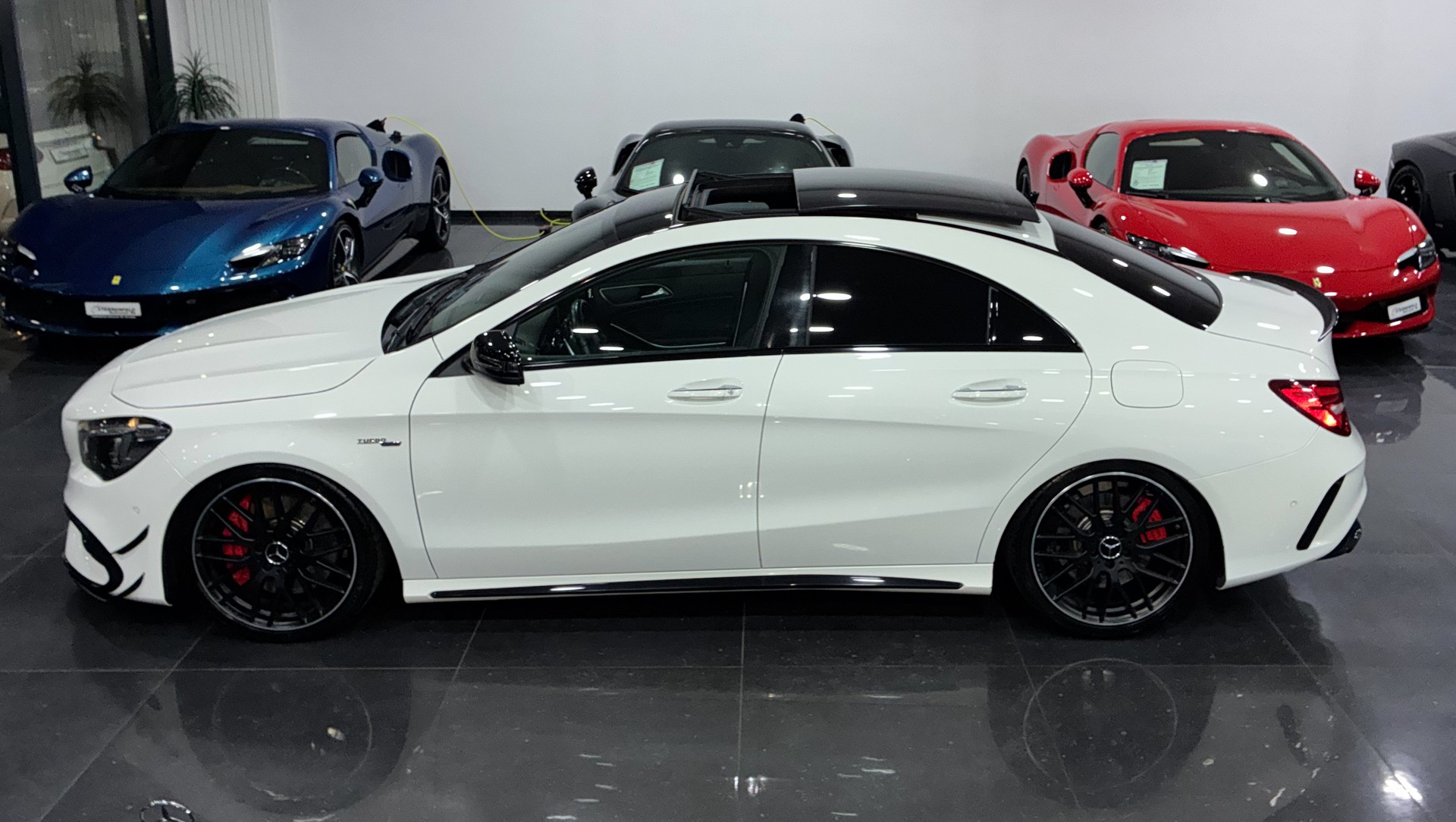 MERCEDES-BENZ CLA 45 AMG 4Matic Speedshift-image-3