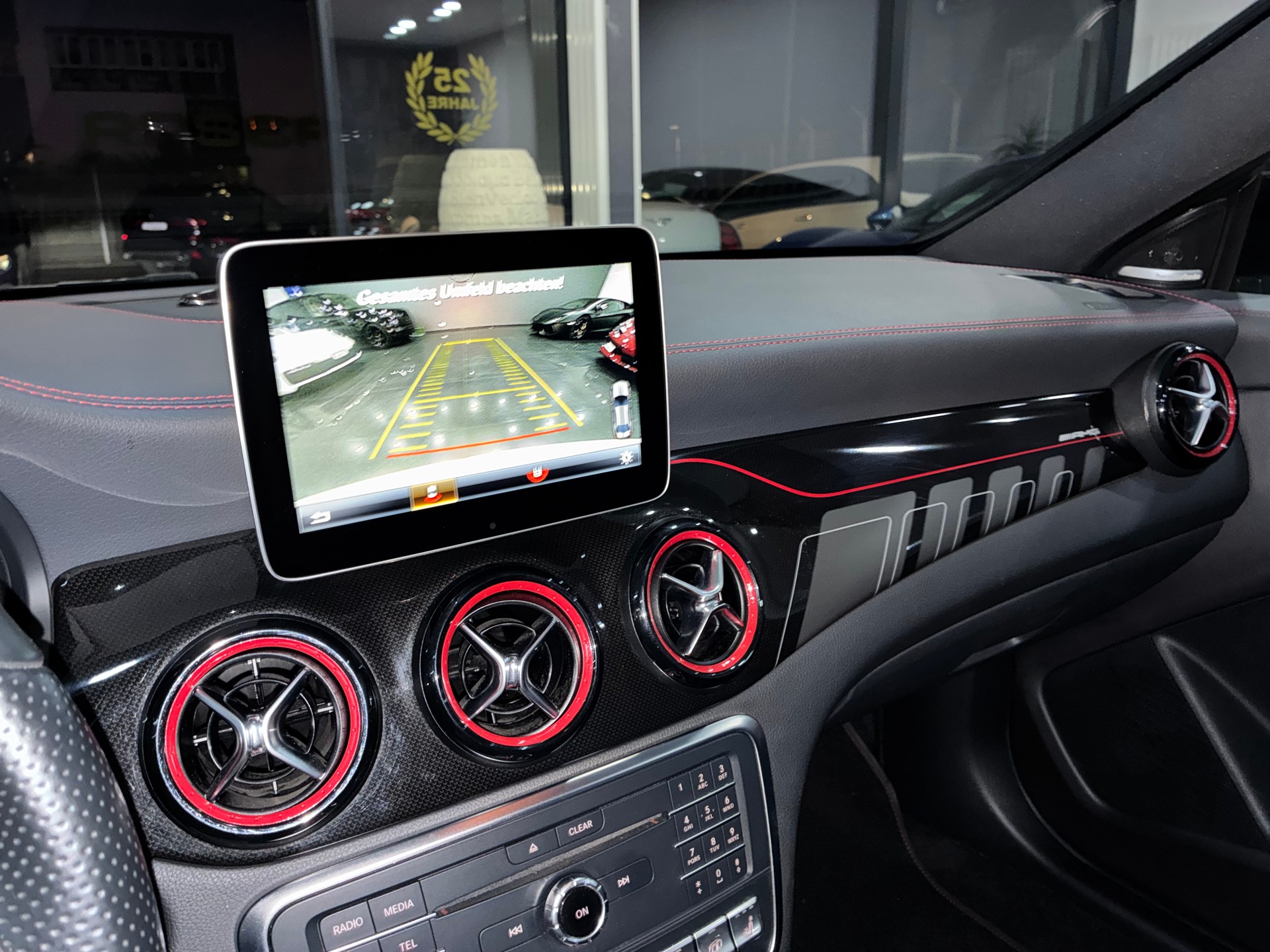 MERCEDES-BENZ CLA 45 AMG 4Matic Speedshift-image-12