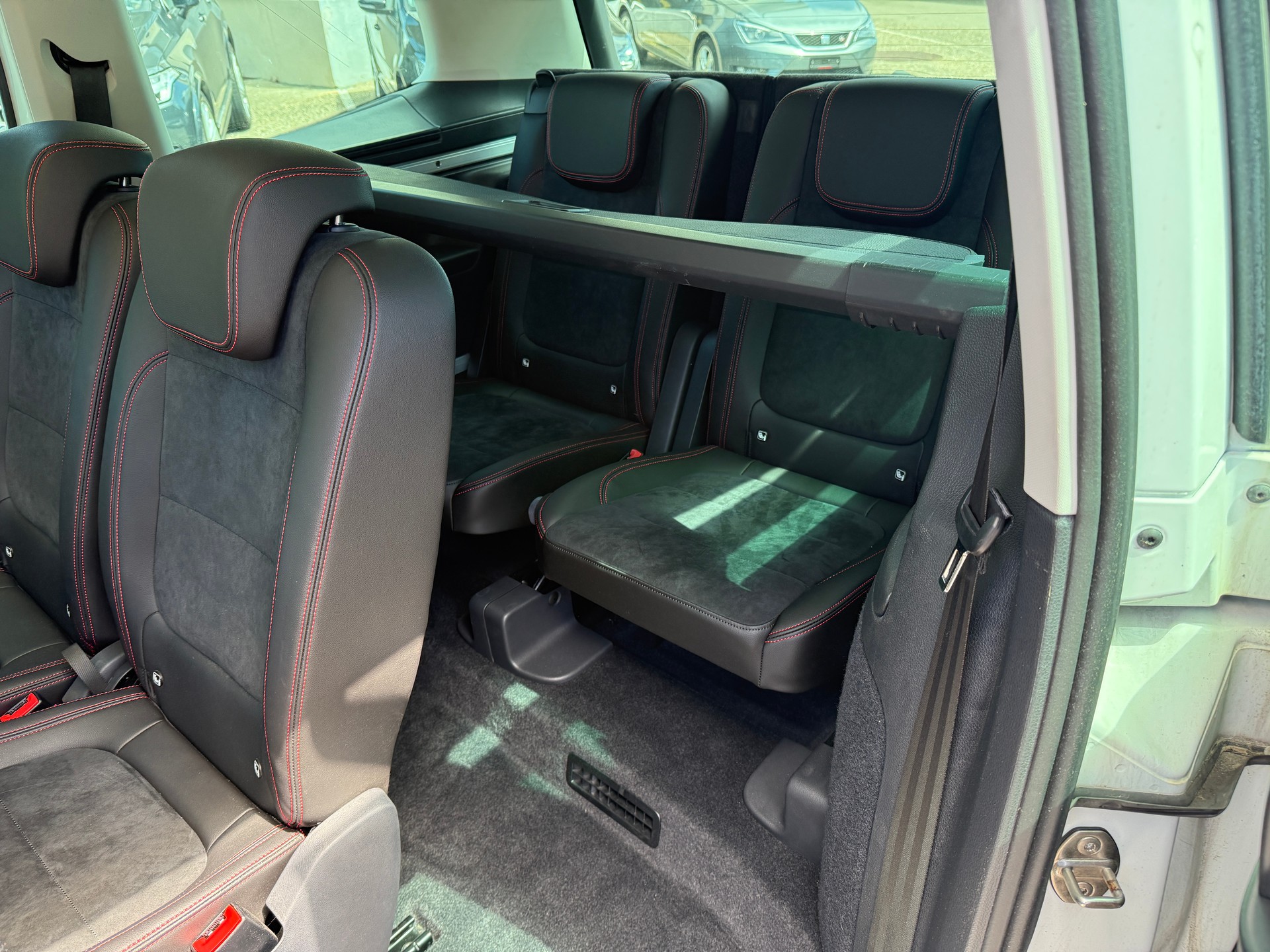 SEAT Alhambra 2.0 TDI Hola FR DSG-image-14