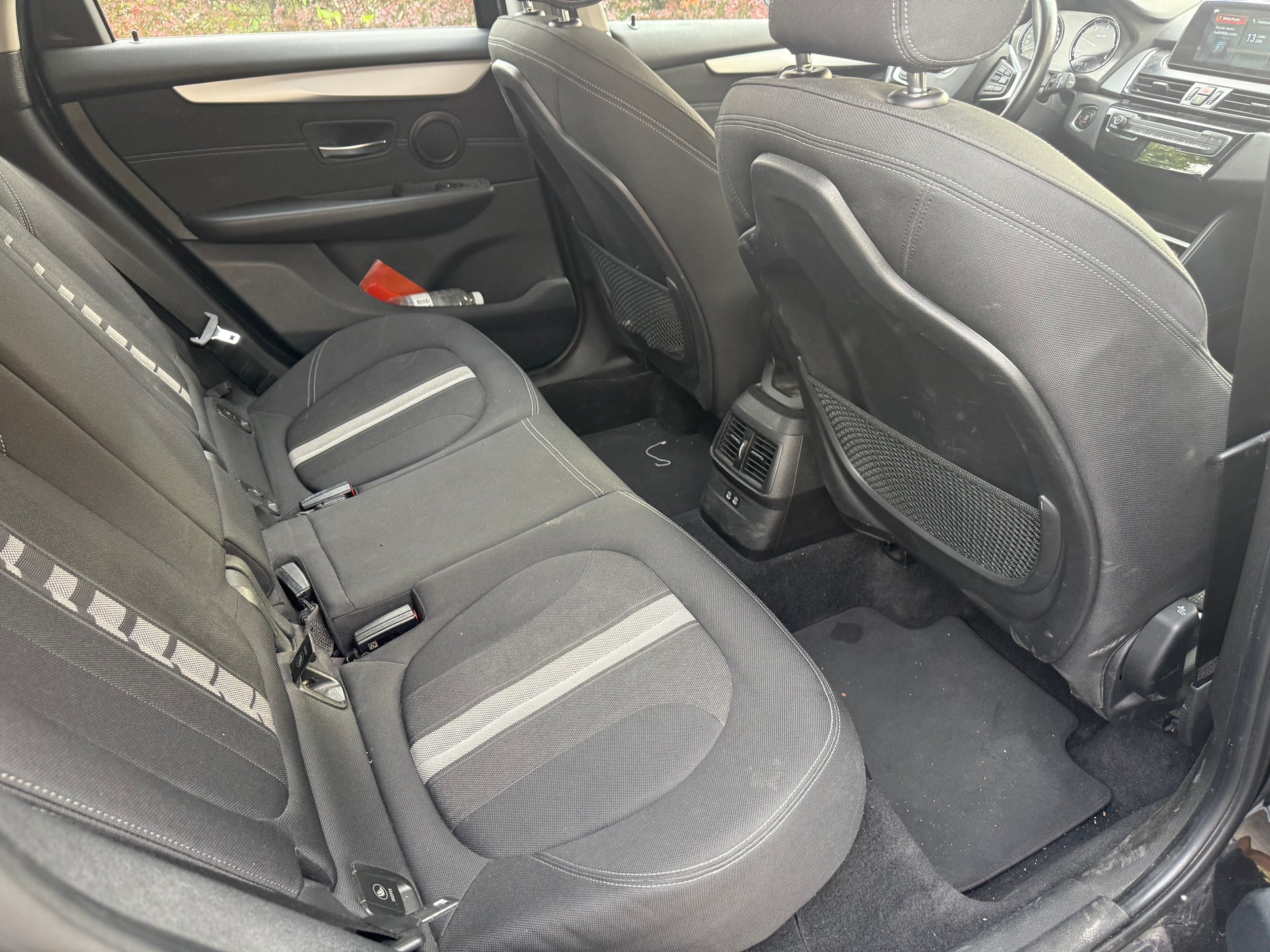 BMW 218d xDrive Active Tourer Swiss Advantage Sport-image-7