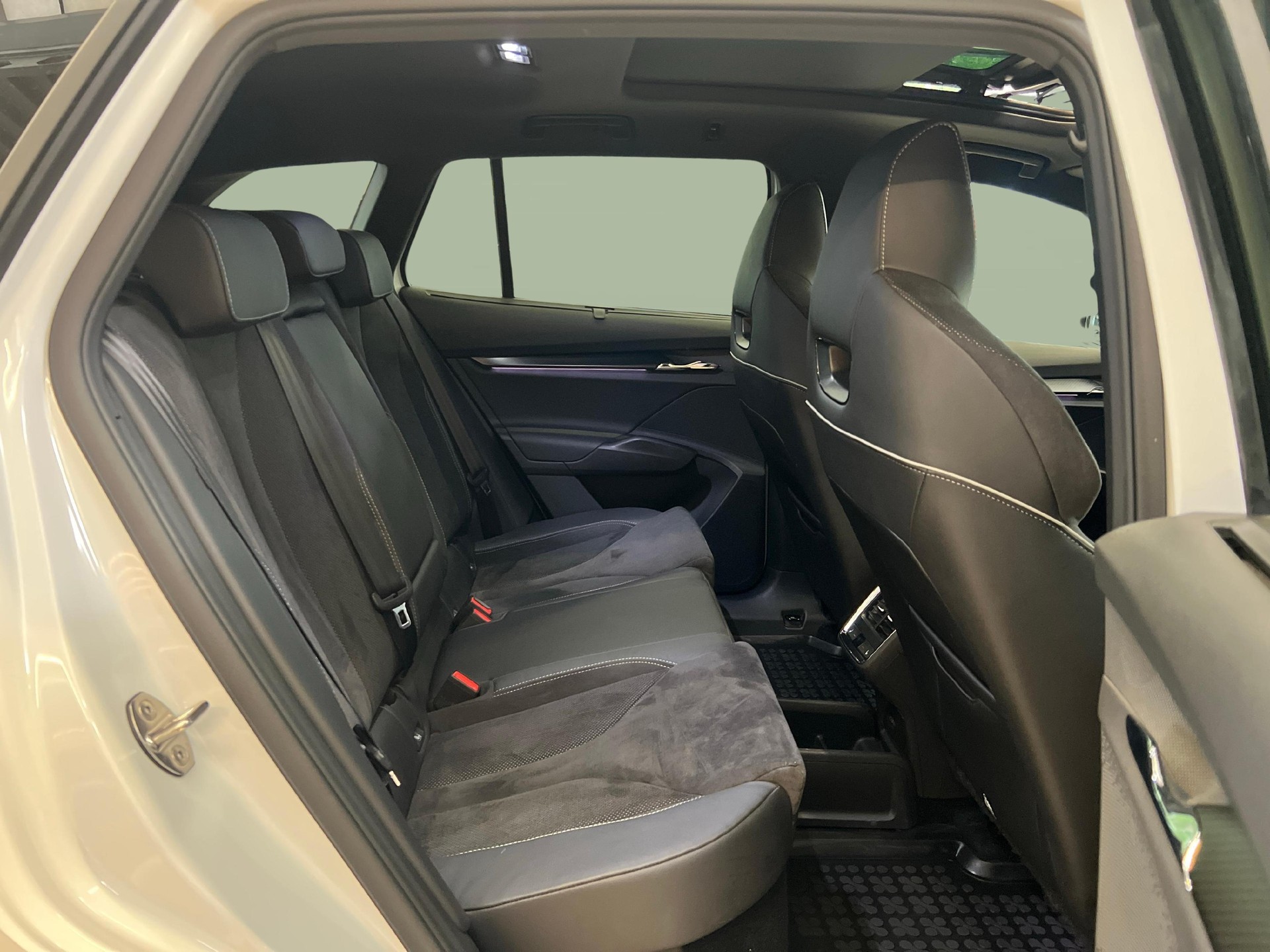 SKODA Enyaq iV 80x SportLine-image-10