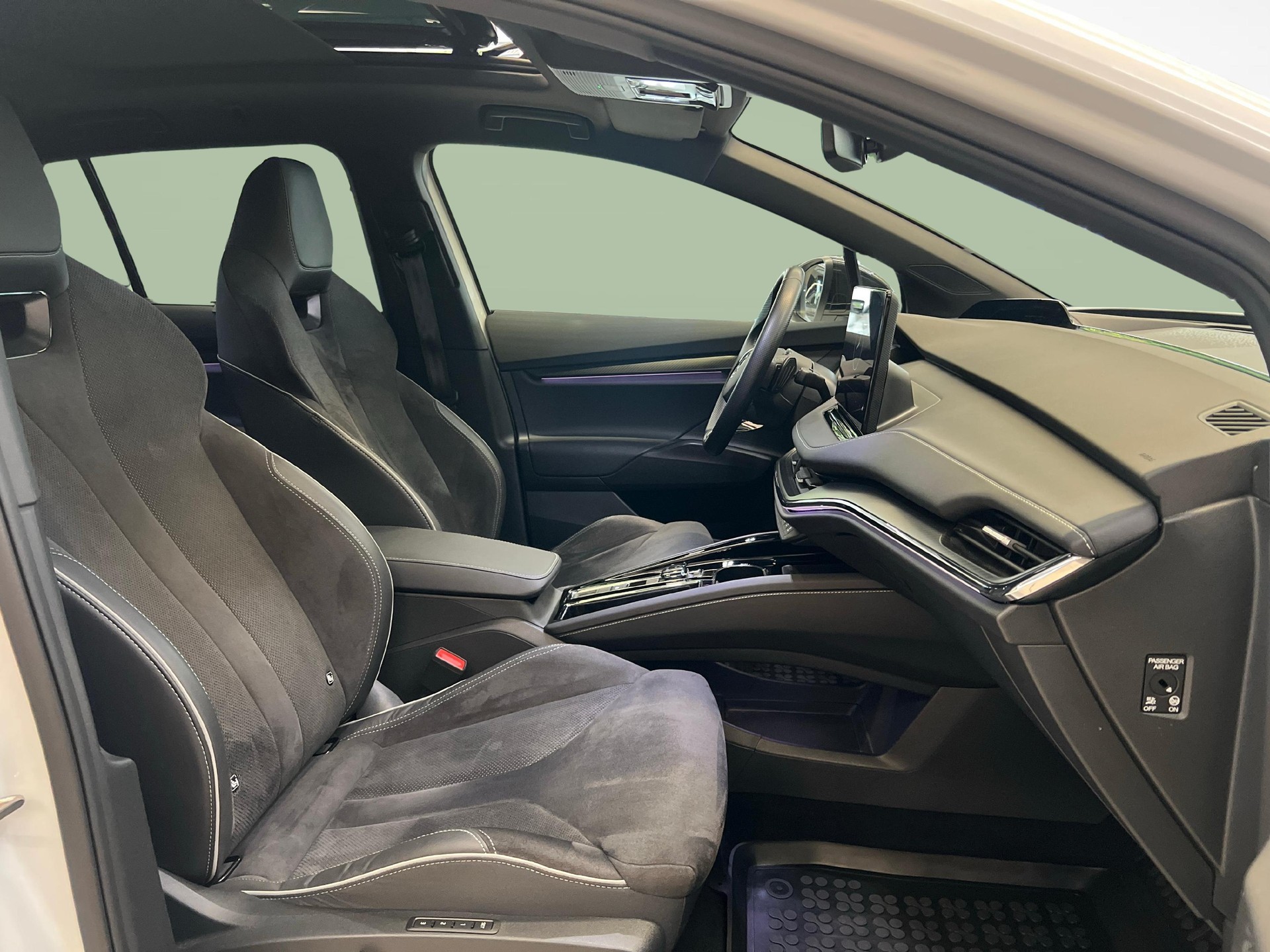 SKODA Enyaq iV 80x SportLine-image-9