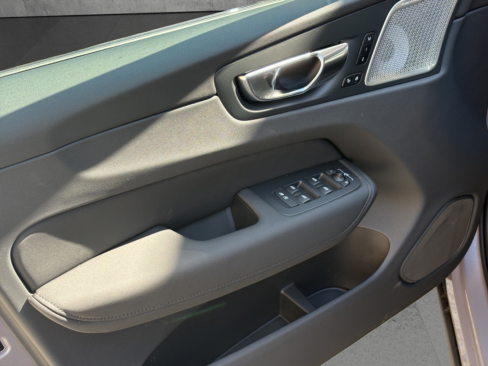 VOLVO XC60 T6 eAWD PluginHybrid Ultra Dark Geartronic-image-8