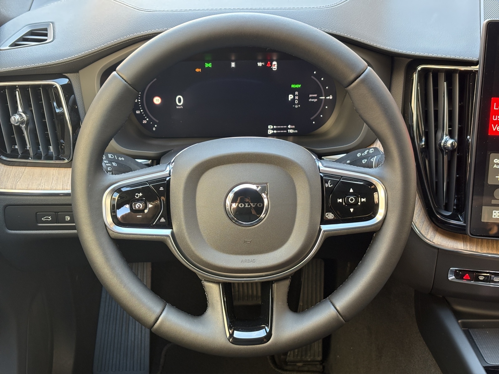 VOLVO XC60 T6 eAWD PluginHybrid Ultra Dark Geartronic-image-9
