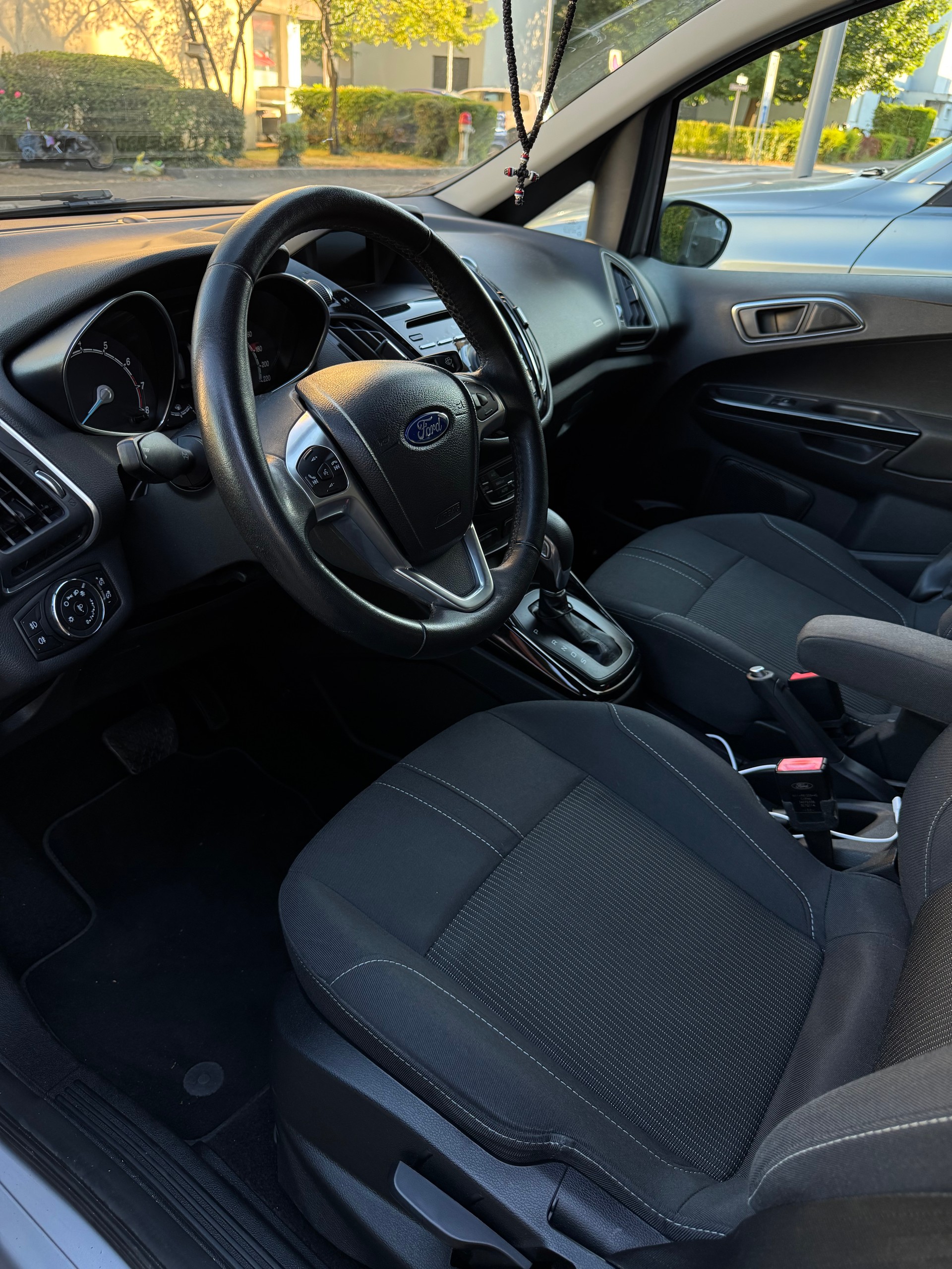 FORD 1.6i Ti-VCT Titanium X FPS-image-8