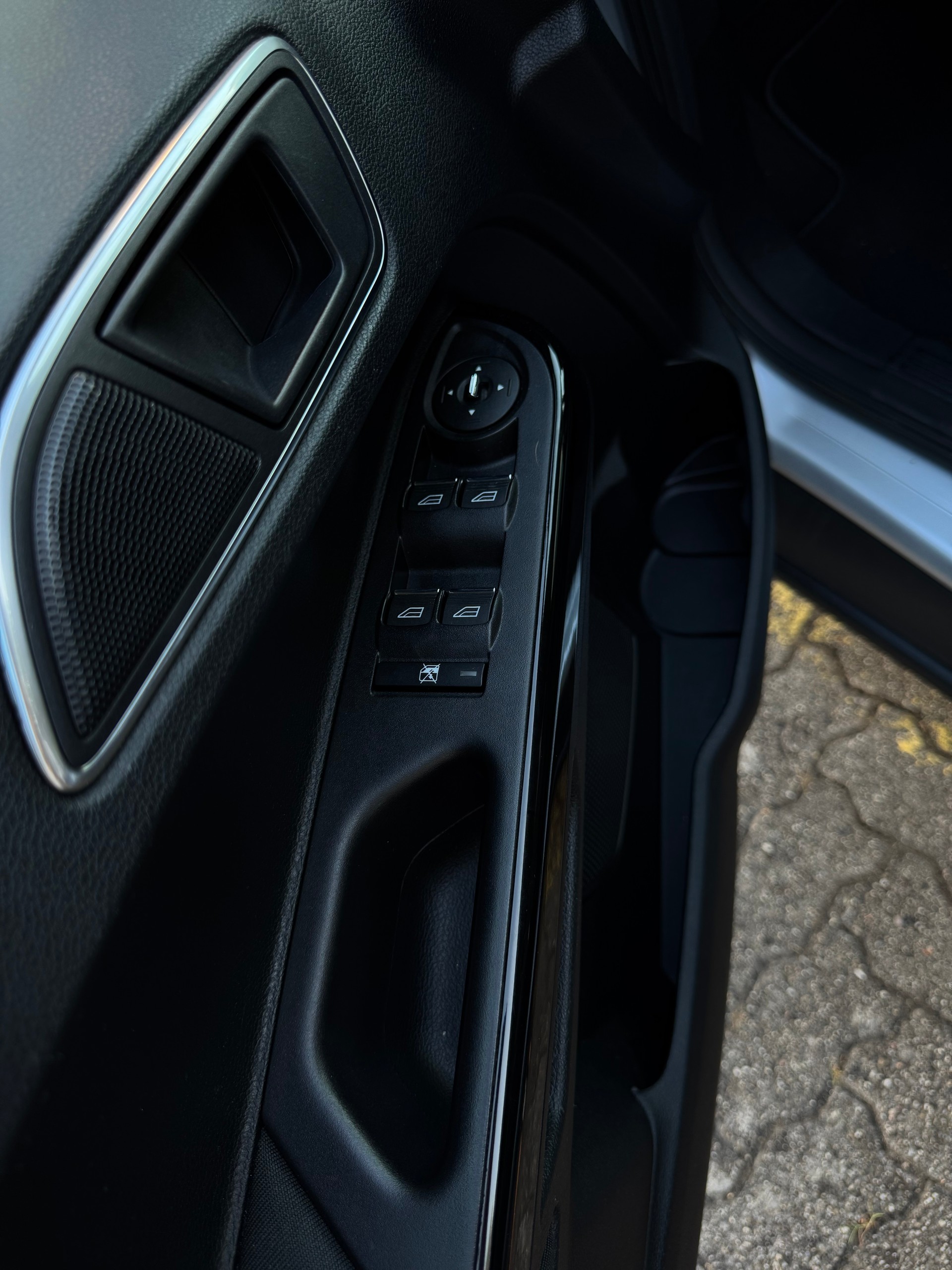 FORD 1.6i Ti-VCT Titanium X FPS-image-10