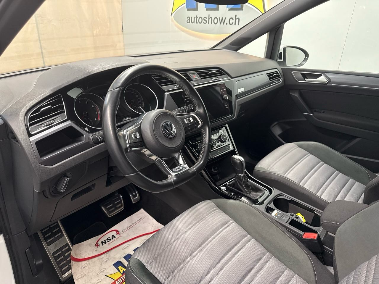 VW Touran 1.5 TSI EVO Trendline DSG-showroom-element-2