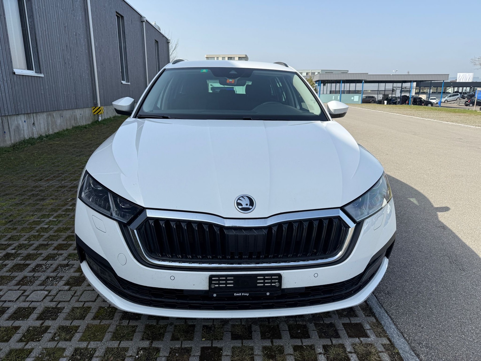 SKODA Octavia Combi 2.0 TDI DSG Ambition 4x4-showroom-element-1