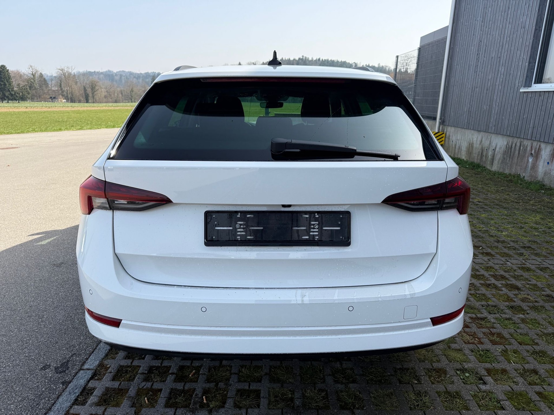 SKODA Octavia Combi 2.0 TDI DSG Ambition 4x4-showroom-element-3
