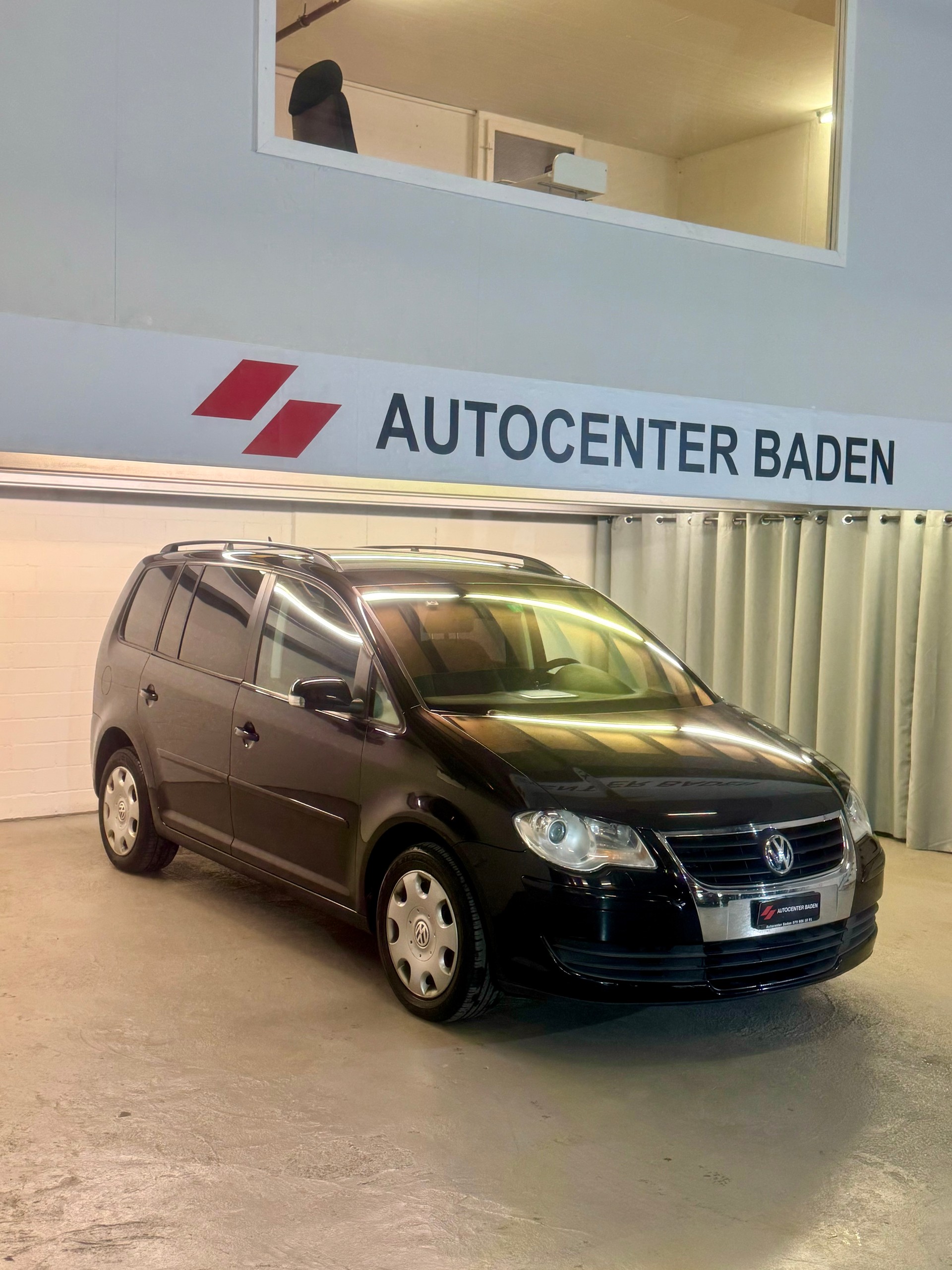 VW Touran 1.4 TSI Highline 7 Platz-showroom-element-3