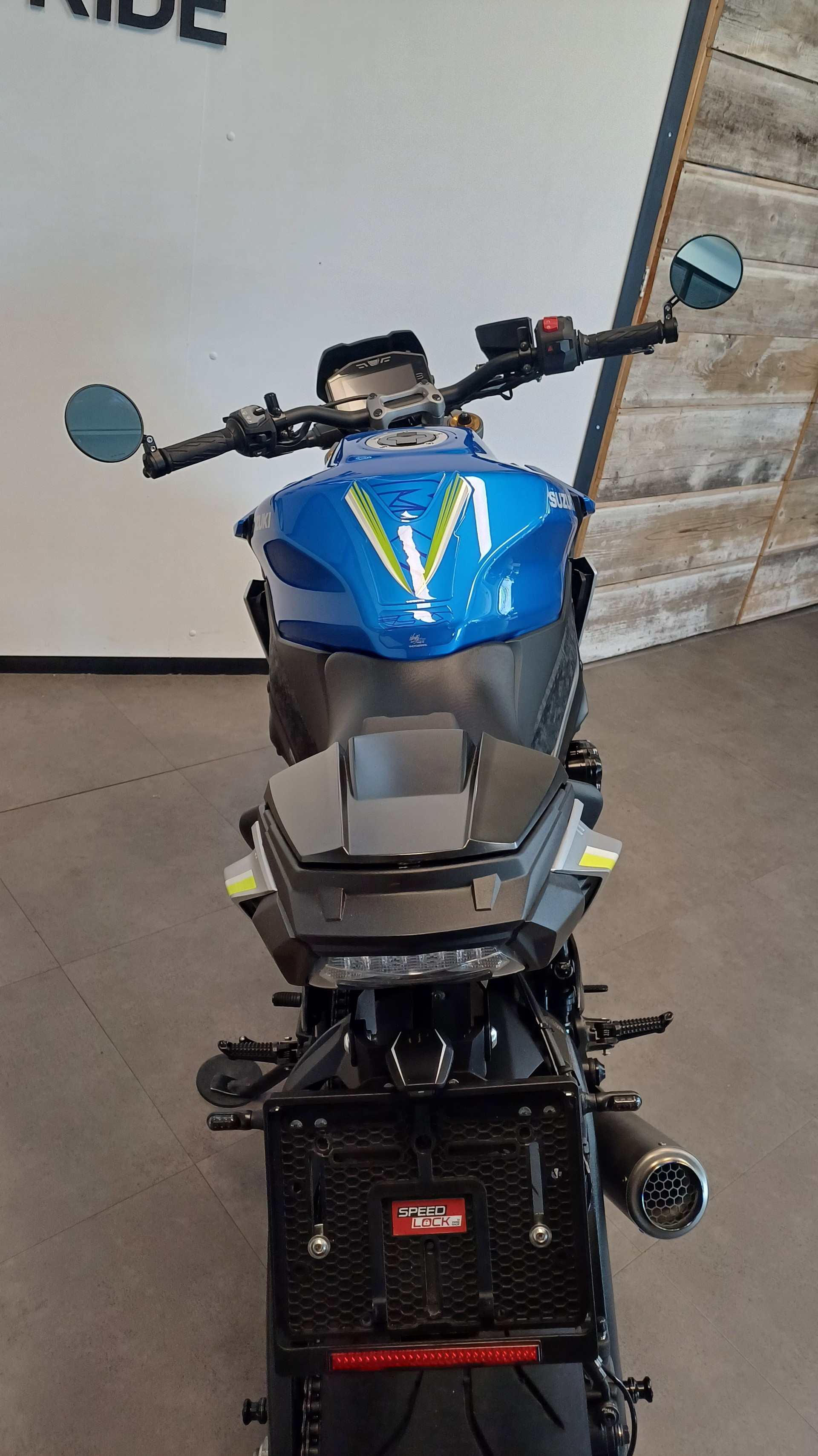 SUZUKI GSX-S 1000-image-11