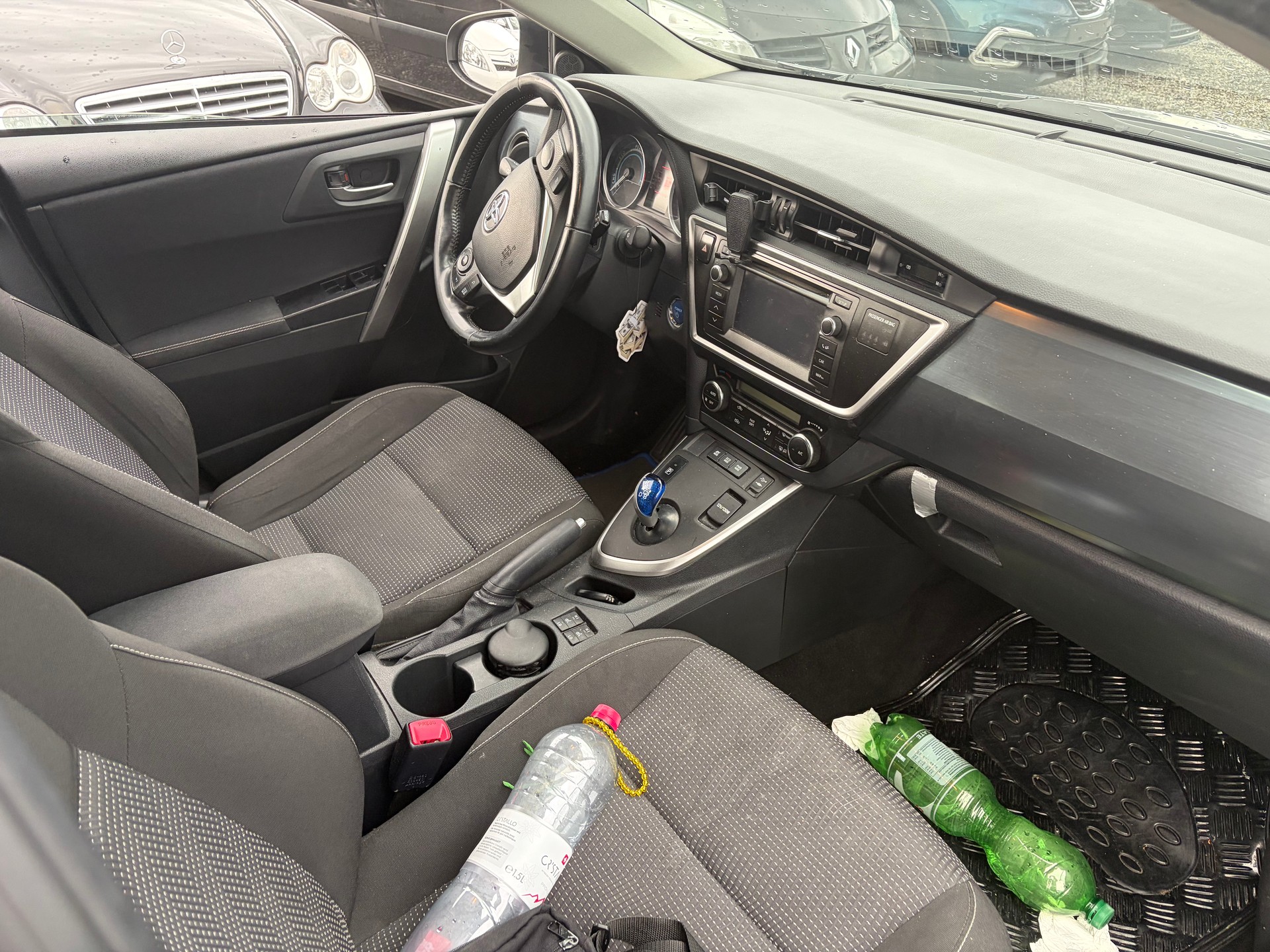 TOYOTA Auris 1.8 16V HSD Linea Sol-image-12
