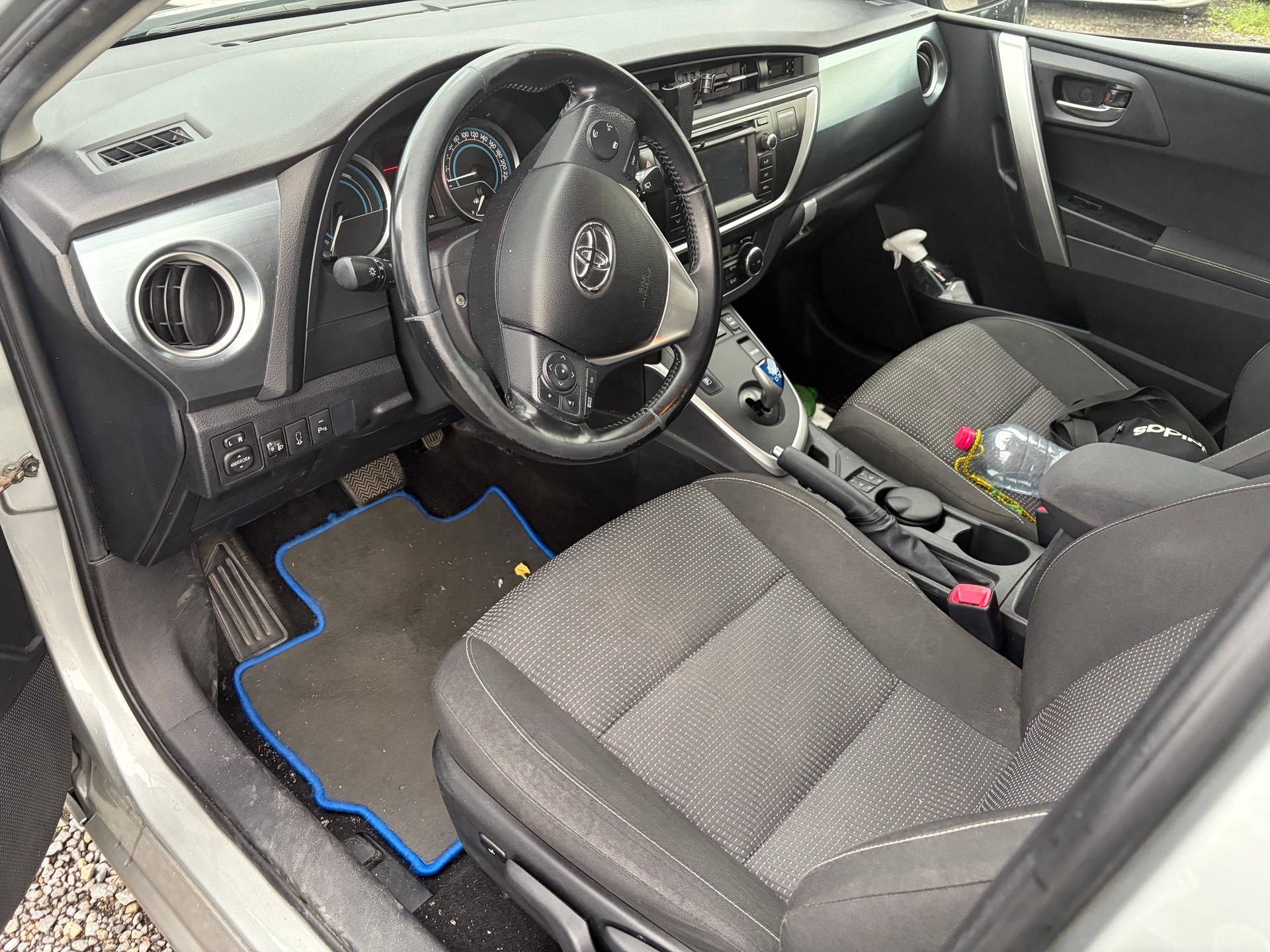 TOYOTA Auris 1.8 16V HSD Linea Sol-image-11