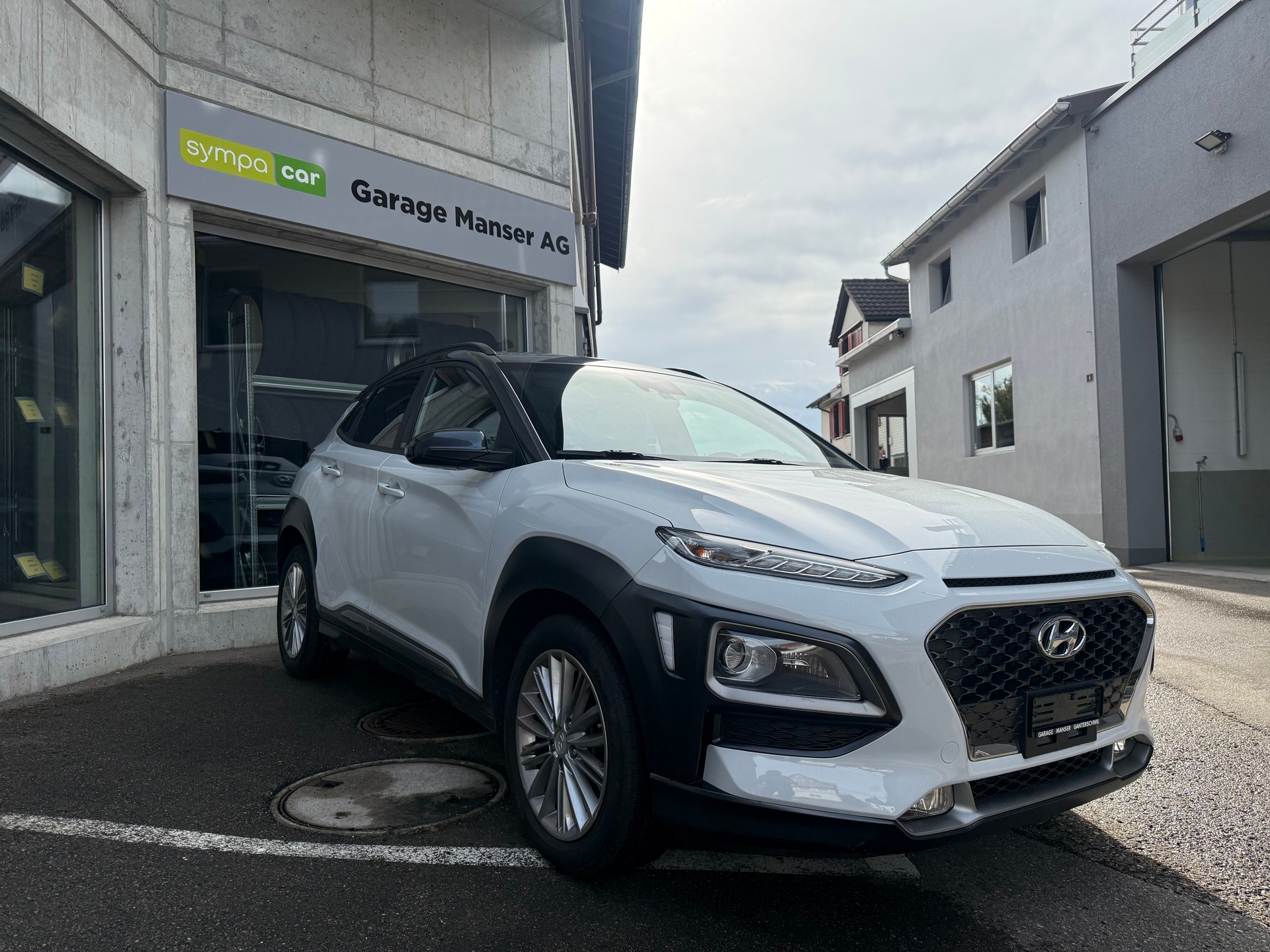 HYUNDAI Kona 1.6 T-GDi Amplia 4WD DCT