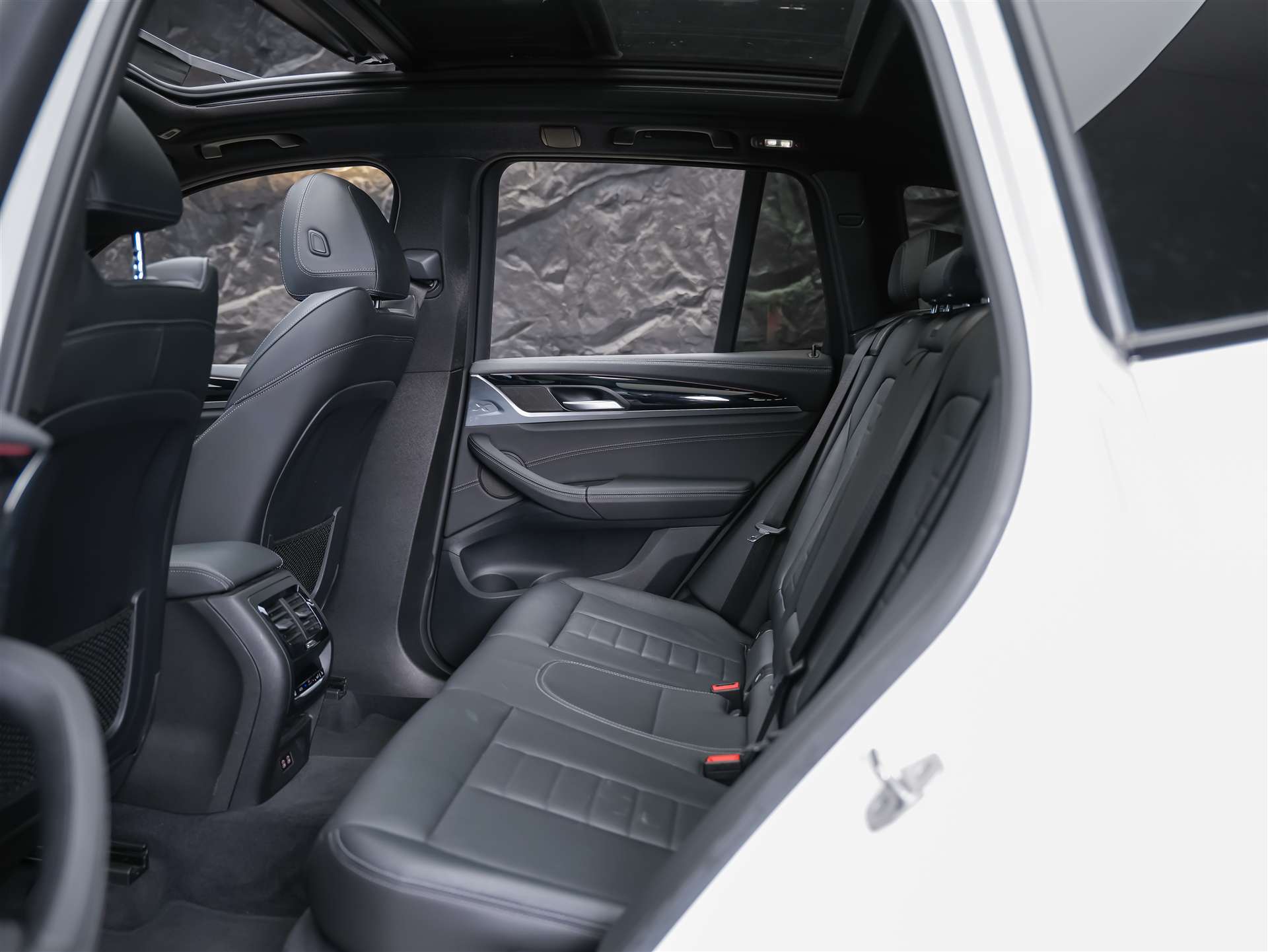 BMW X3 xDrive 20i M Sport *Panorama*BMW Laser*Lenkradheizung*AHK*-image-14