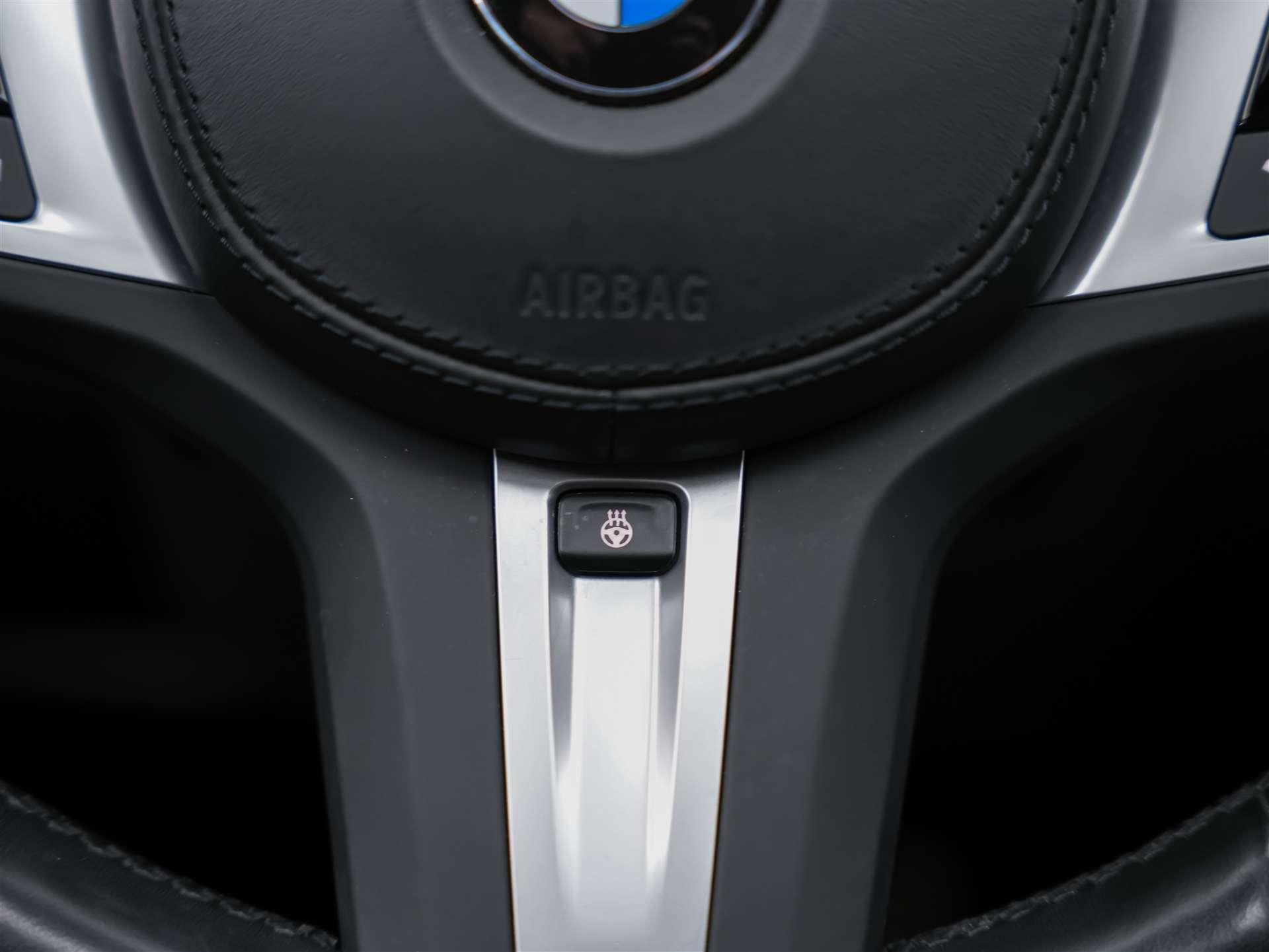 BMW X3 xDrive 20i M Sport *Panorama*BMW Laser*Lenkradheizung*AHK*-image-32