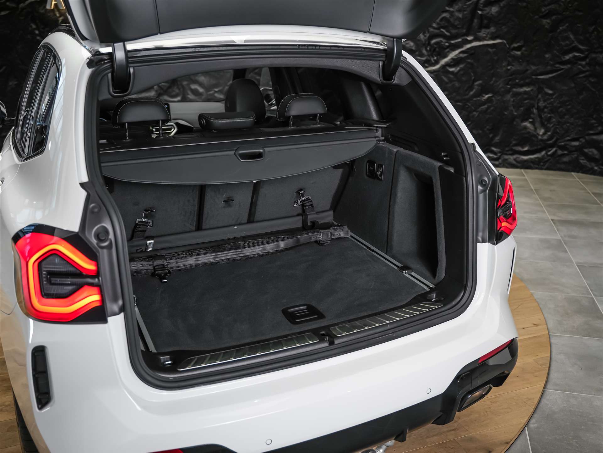 BMW X3 xDrive 20i M Sport *Panorama*BMW Laser*Lenkradheizung*AHK*-image-43