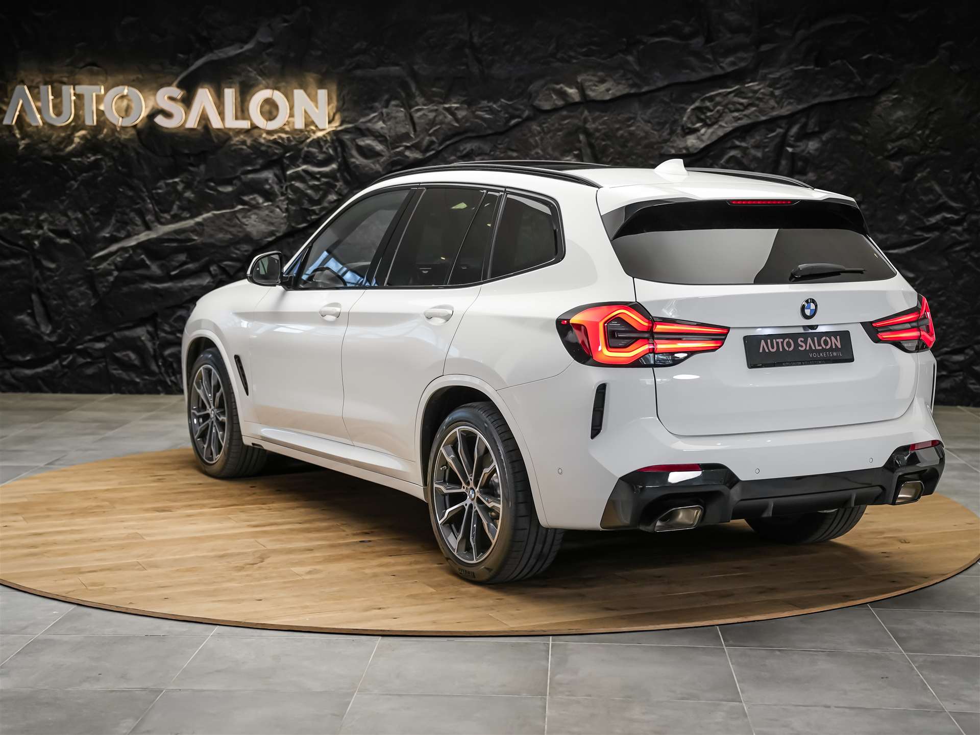 BMW X3 xDrive 20i M Sport *Panorama*BMW Laser*Lenkradheizung*AHK*-showroom-element-3