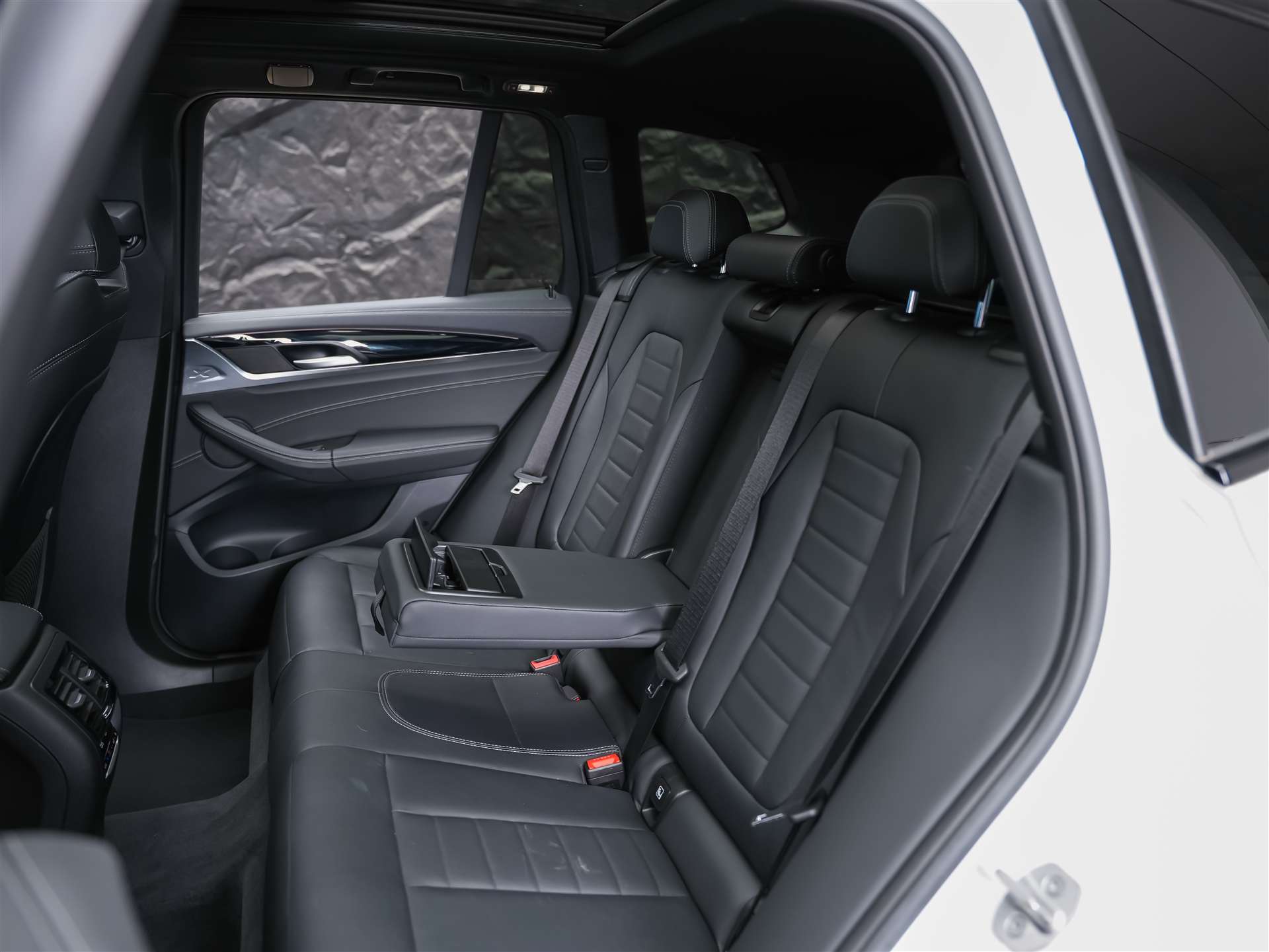 BMW X3 xDrive 20i M Sport *Panorama*BMW Laser*Lenkradheizung*AHK*-image-15
