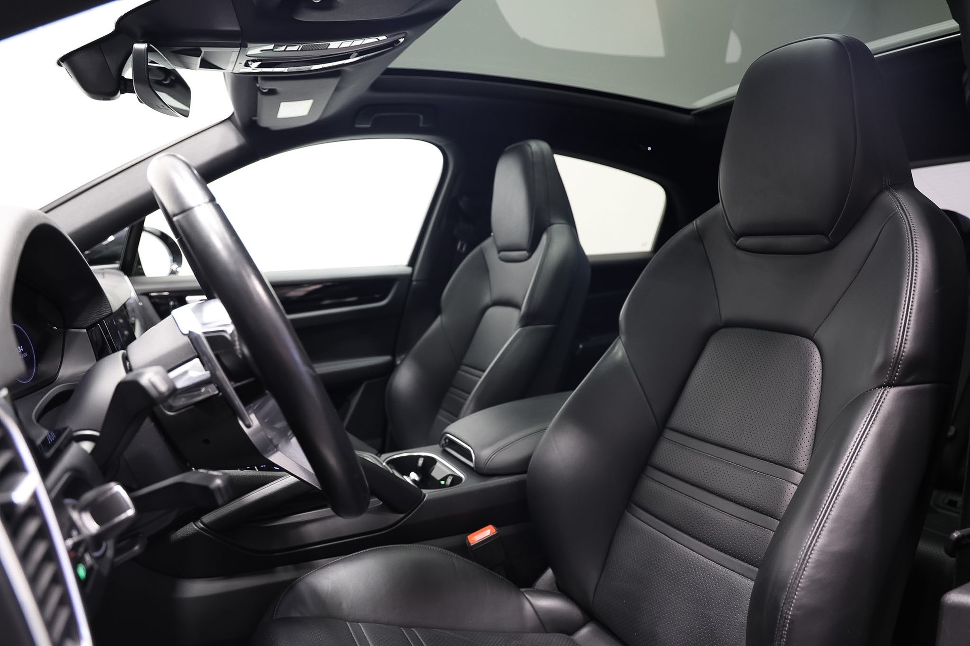 PORSCHE Cayenne Coupé *CH-Fahrzeug*Porsche Approved bis 29.07.2027*AHK 3500kg*-image-15
