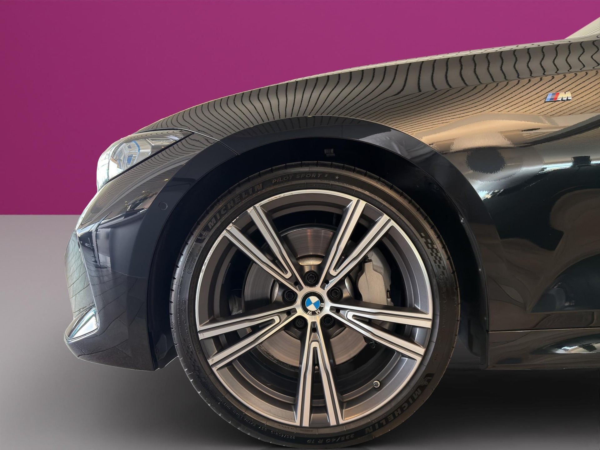 BMW 330i xDrive Touring MSport *CH-Fahrzeug**AHK**Driving Assistant Professional**BMW Neuwagenschluss Garantie**Panorama-Glasdach*-image-8