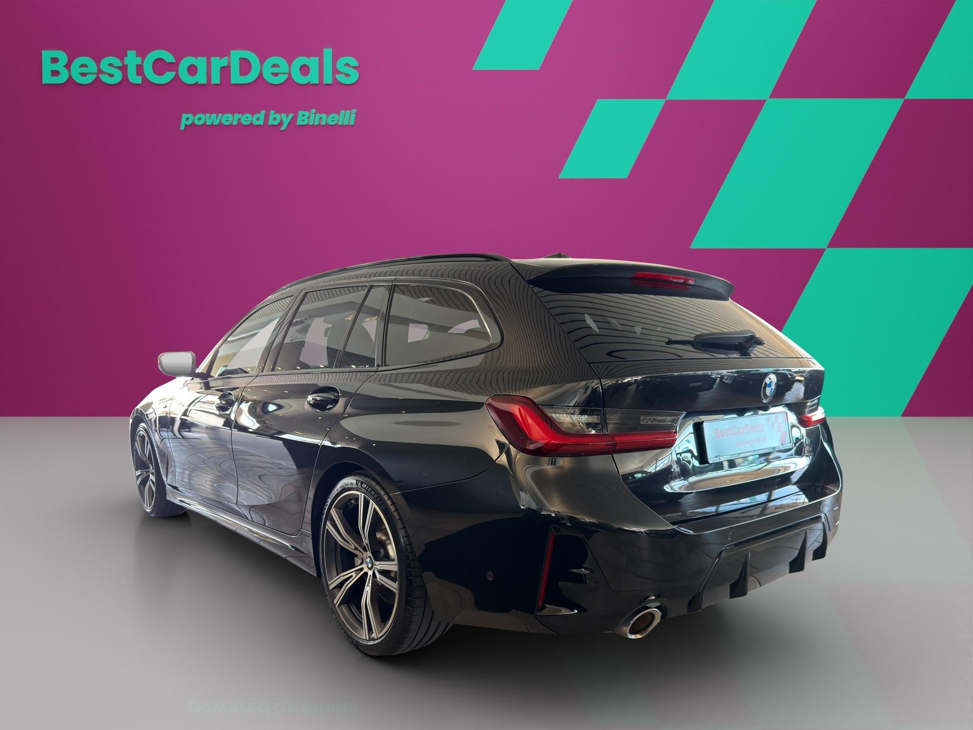 BMW 330i xDrive Touring MSport *CH-Fahrzeug**AHK**Driving Assistant Professional**BMW Neuwagenschluss Garantie**Panorama-Glasdach*-image-4