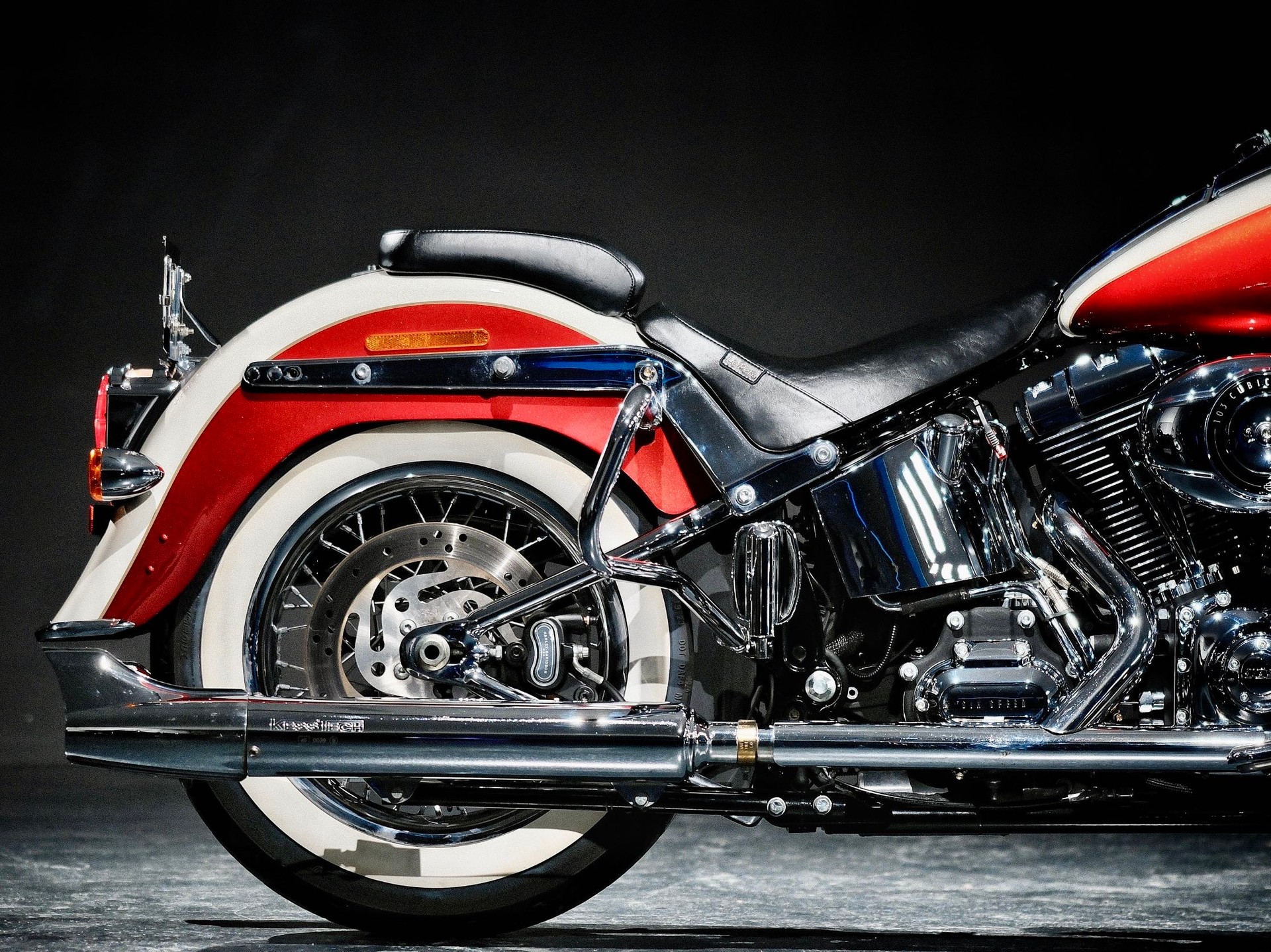 HARLEY-DAVIDSON FLSTN Softail Deluxe ABS-image-12