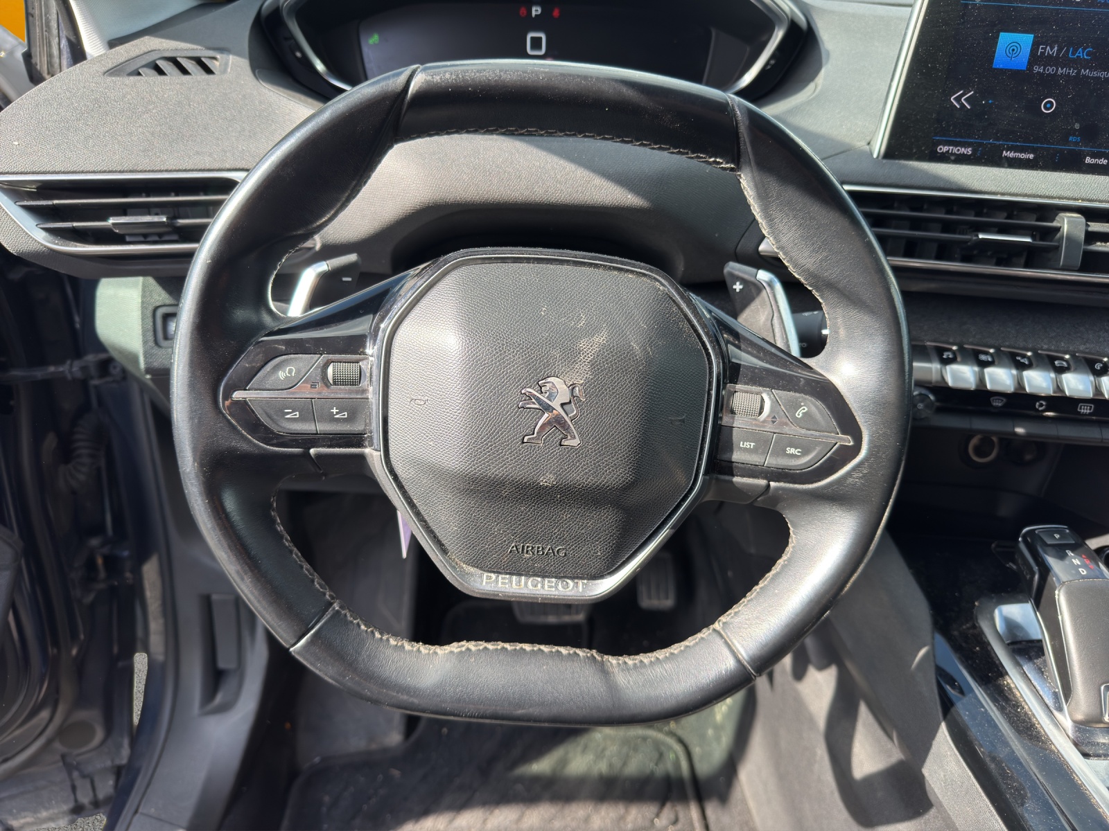 PEUGEOT 5008 1.6 Pure Tech Allure EAT8 "CARROSSERIE"-image-10