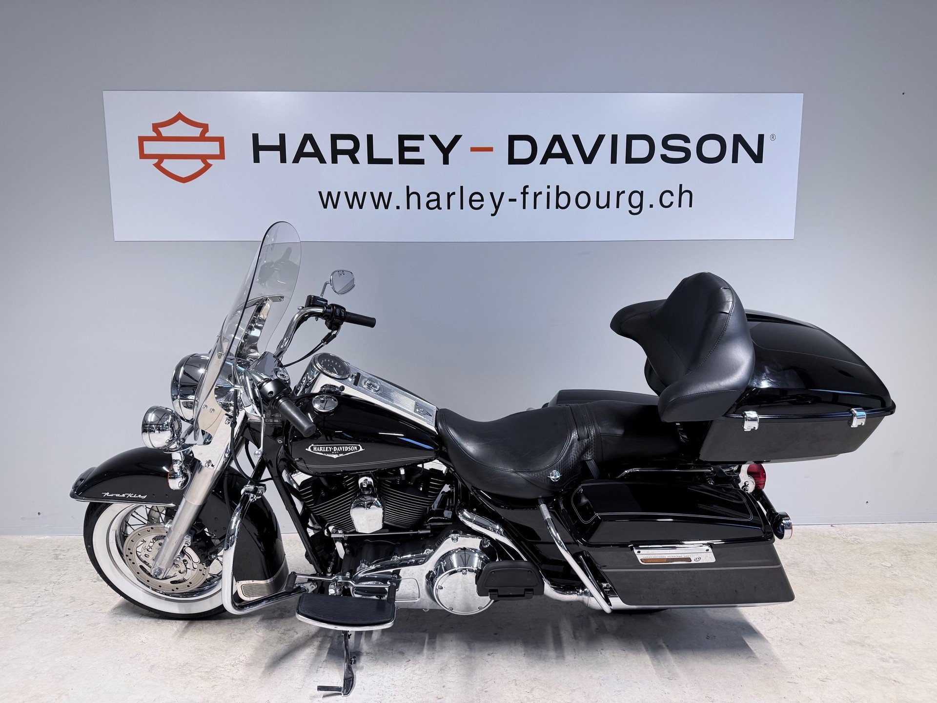 HARLEY-DAVIDSON FLHRCI Road King Classic-image-2
