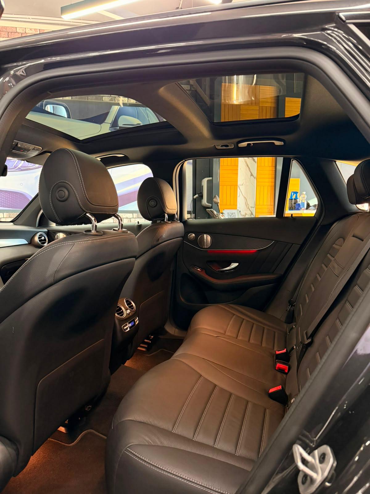 MERCEDES-BENZ GLC 300 AMG (GLC63 AMG Bodykit) Limited Dark Grey Performance 4Matic 9G-Tronic 2Jahre Garantie-image-15