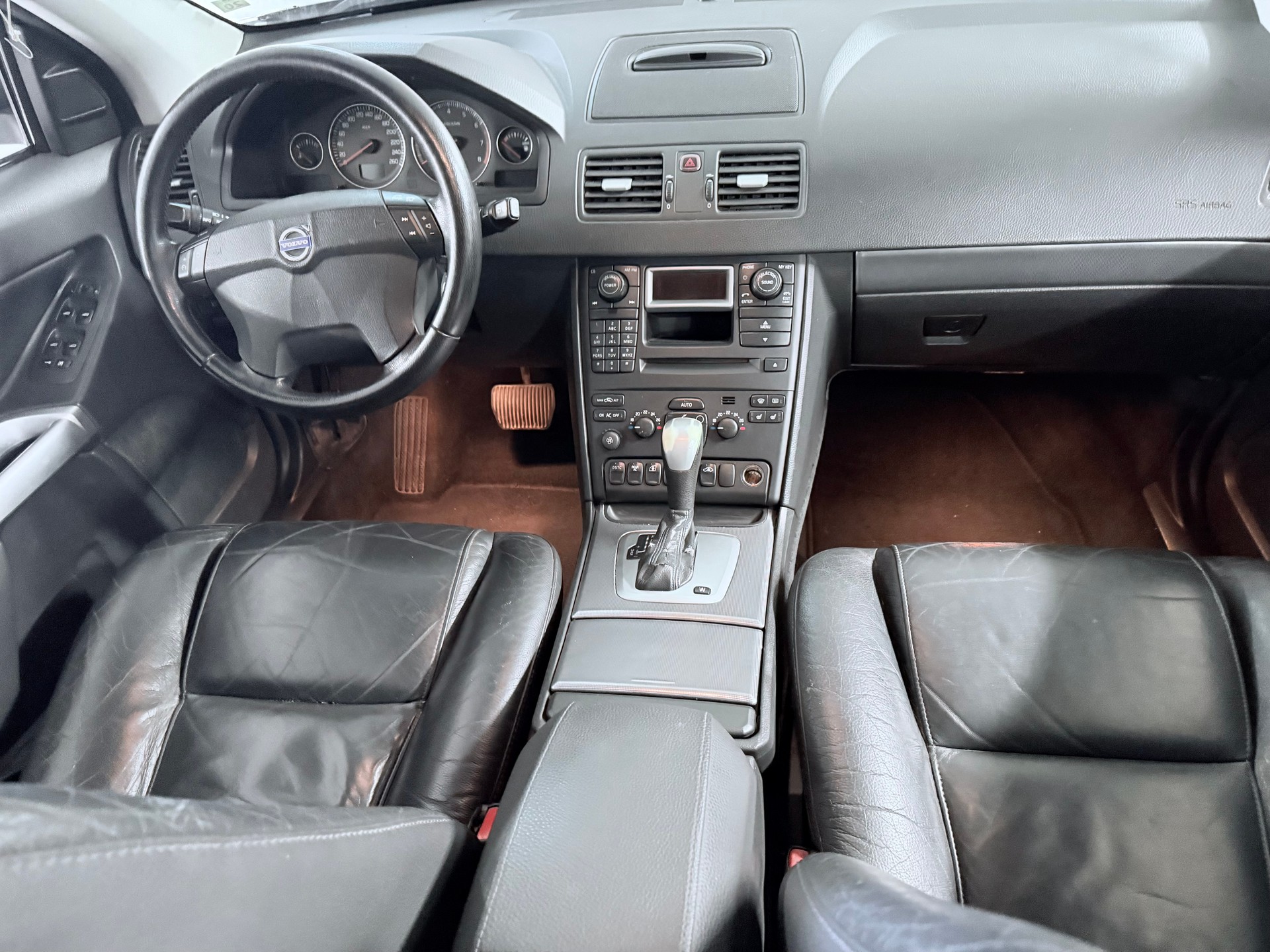 VOLVO XC90 2.5T AWD Momentum-image-9
