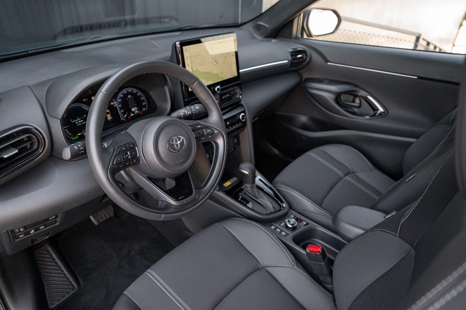 TOYOTA Yaris Cross 1.5 Executive 4x4 AWDi e-CVT-image-12