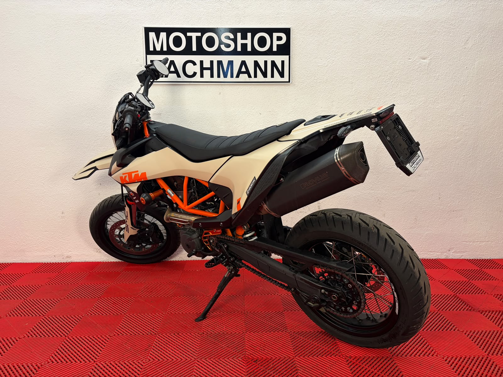 KTM 690 SMC R ABS (35 kW)-image-4