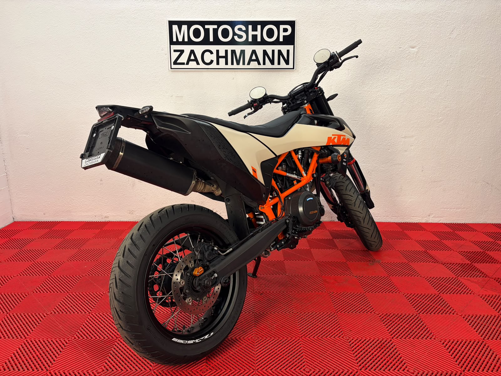 KTM 690 SMC R ABS (35 kW)-image-5