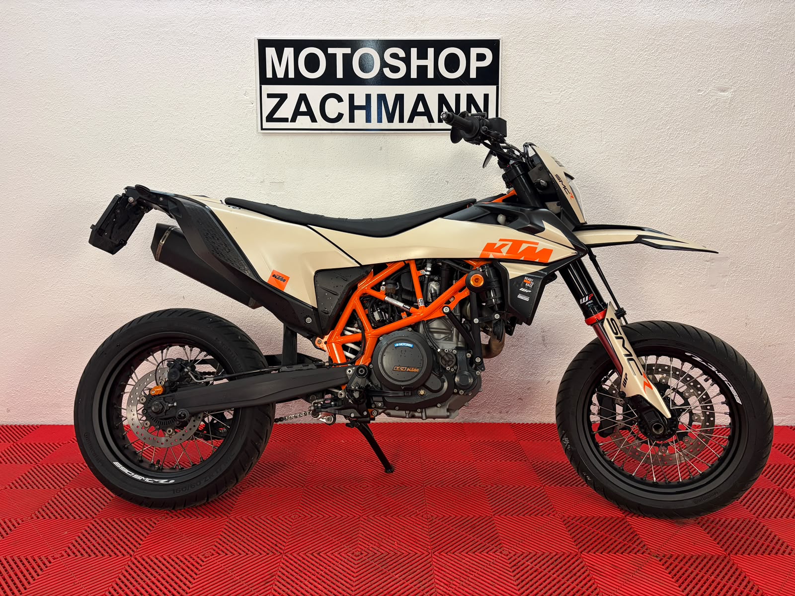 KTM 690 SMC R ABS (35 kW)-image-0