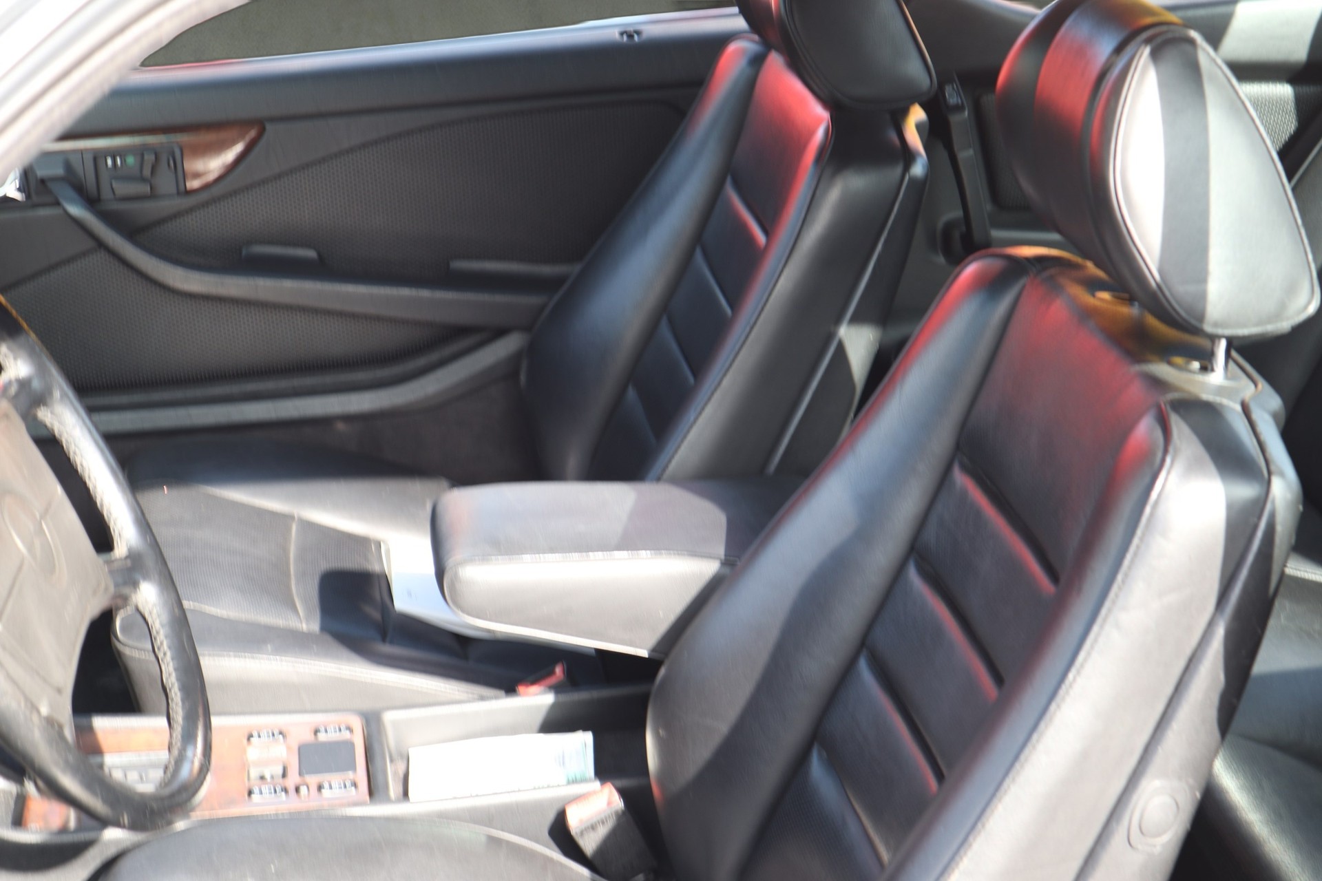MERCEDES-BENZ 560 SEC Automatic-image-10
